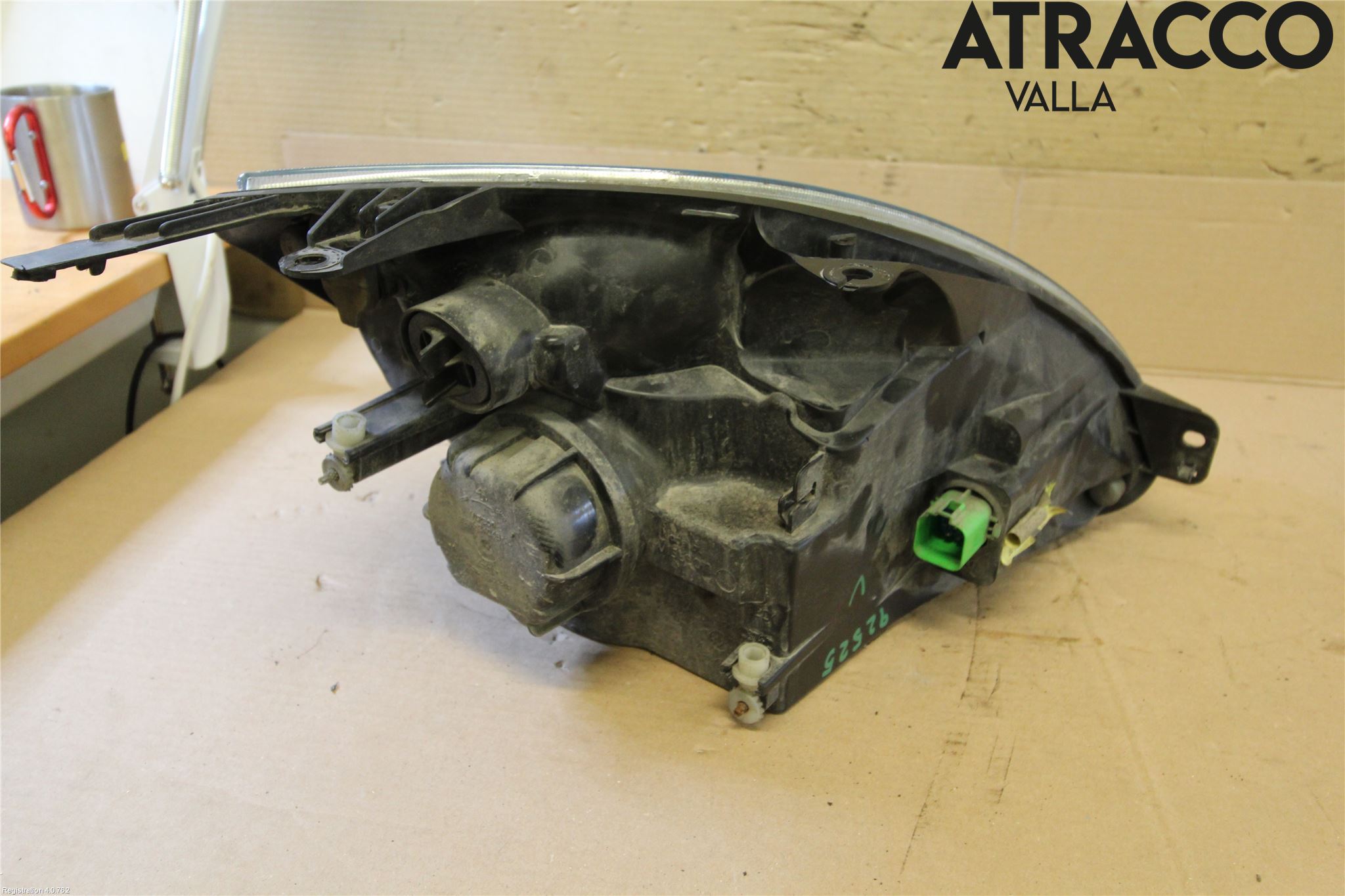 Ford FIESTA     02-05 Frontlykt Venstre