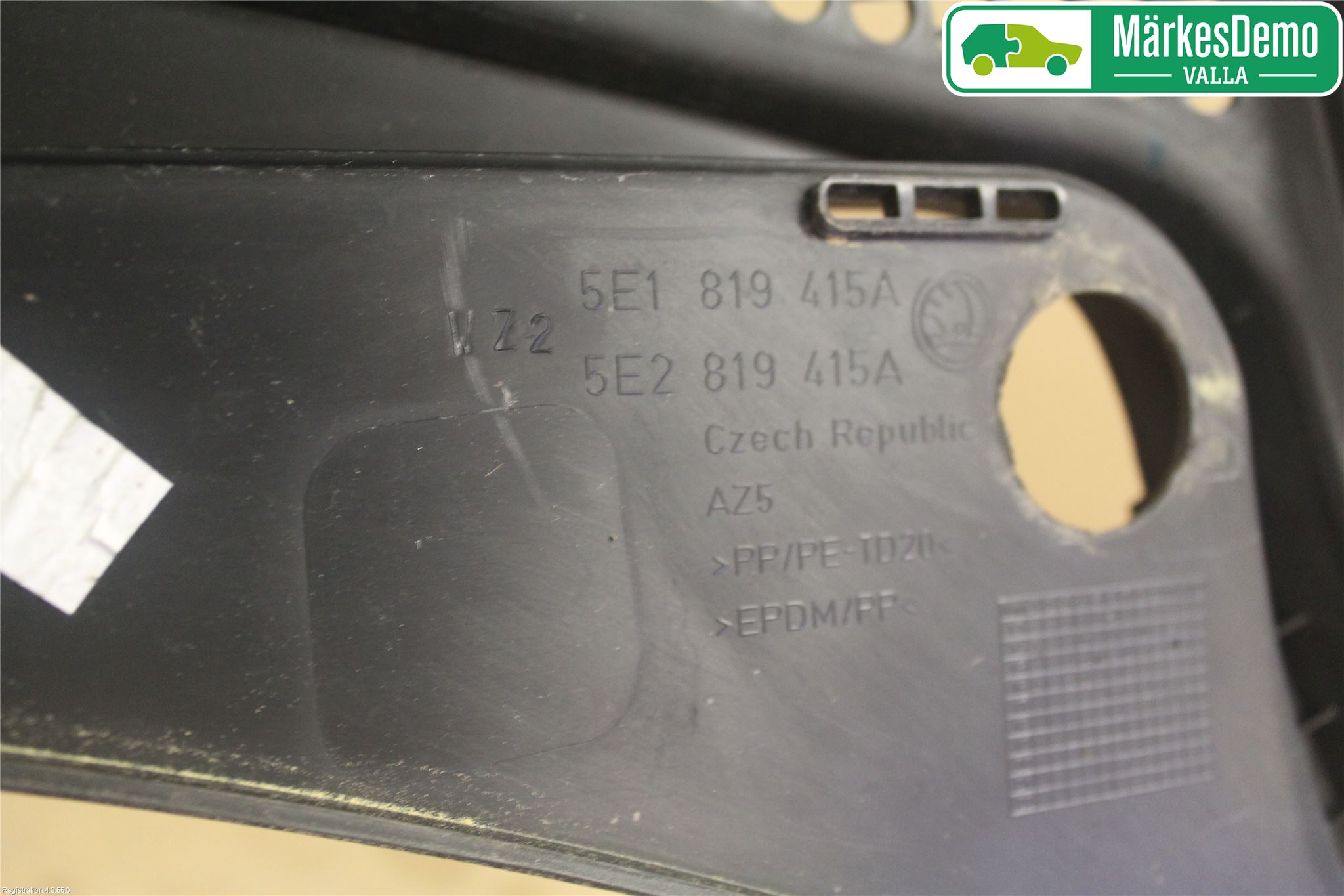 Skoda OCTAVIA (5E) 13-20 Visker Deksel-Grill-Under Frr