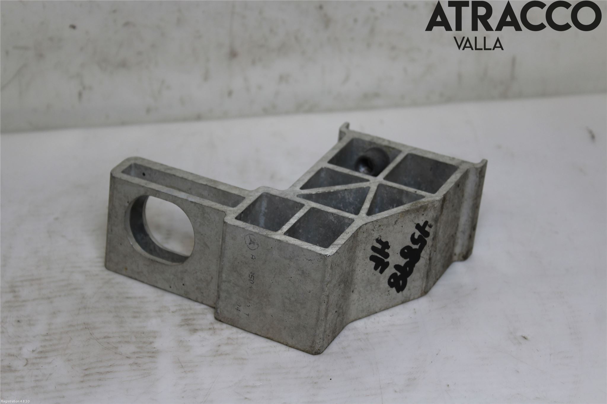 Mercedes-Benz MB E-KLASS (W213) 16-23 Radiator Feste - Ramme - Bjelk