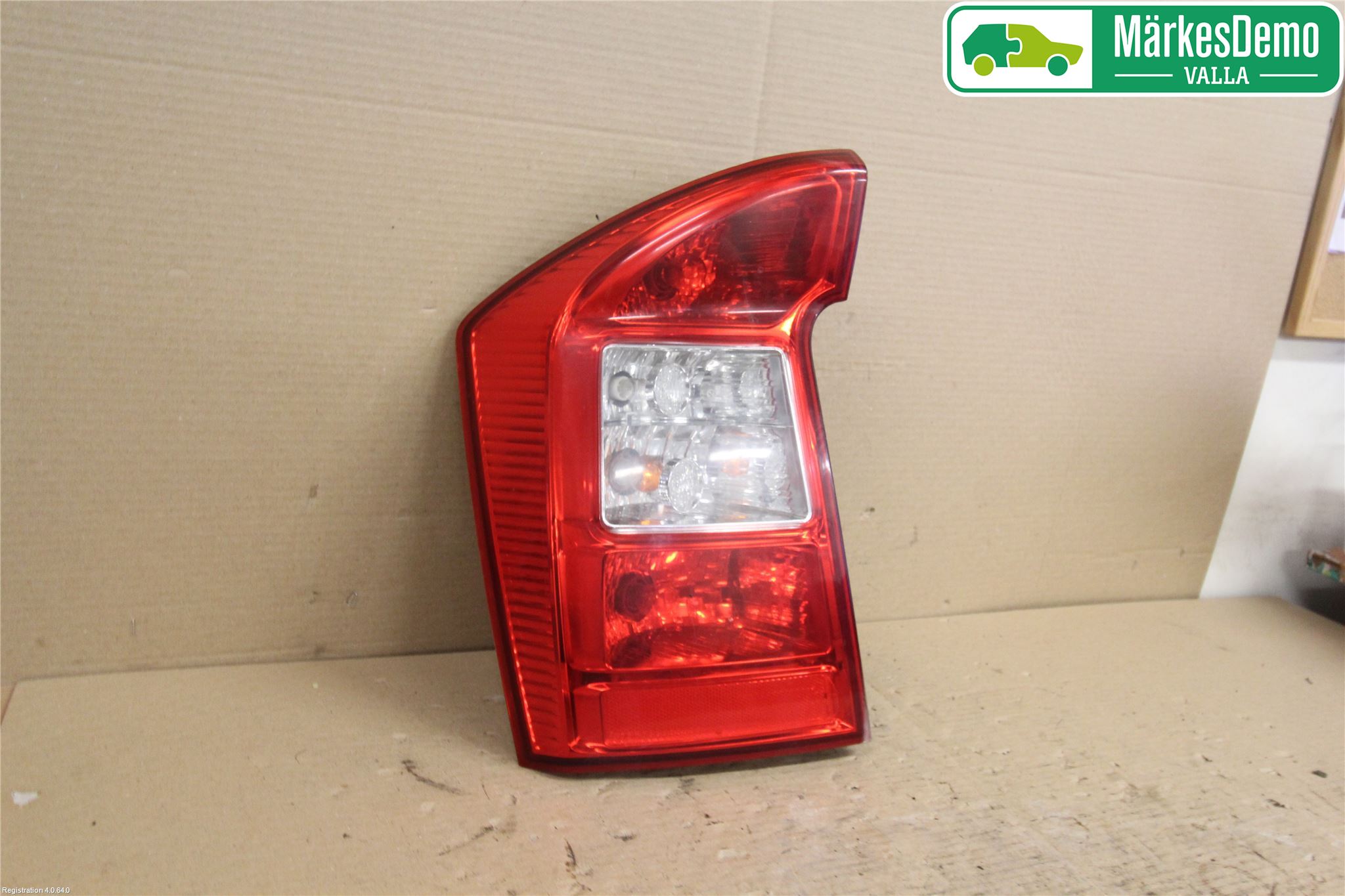Kia CARENS II 07-12 Baklykt Venstre
