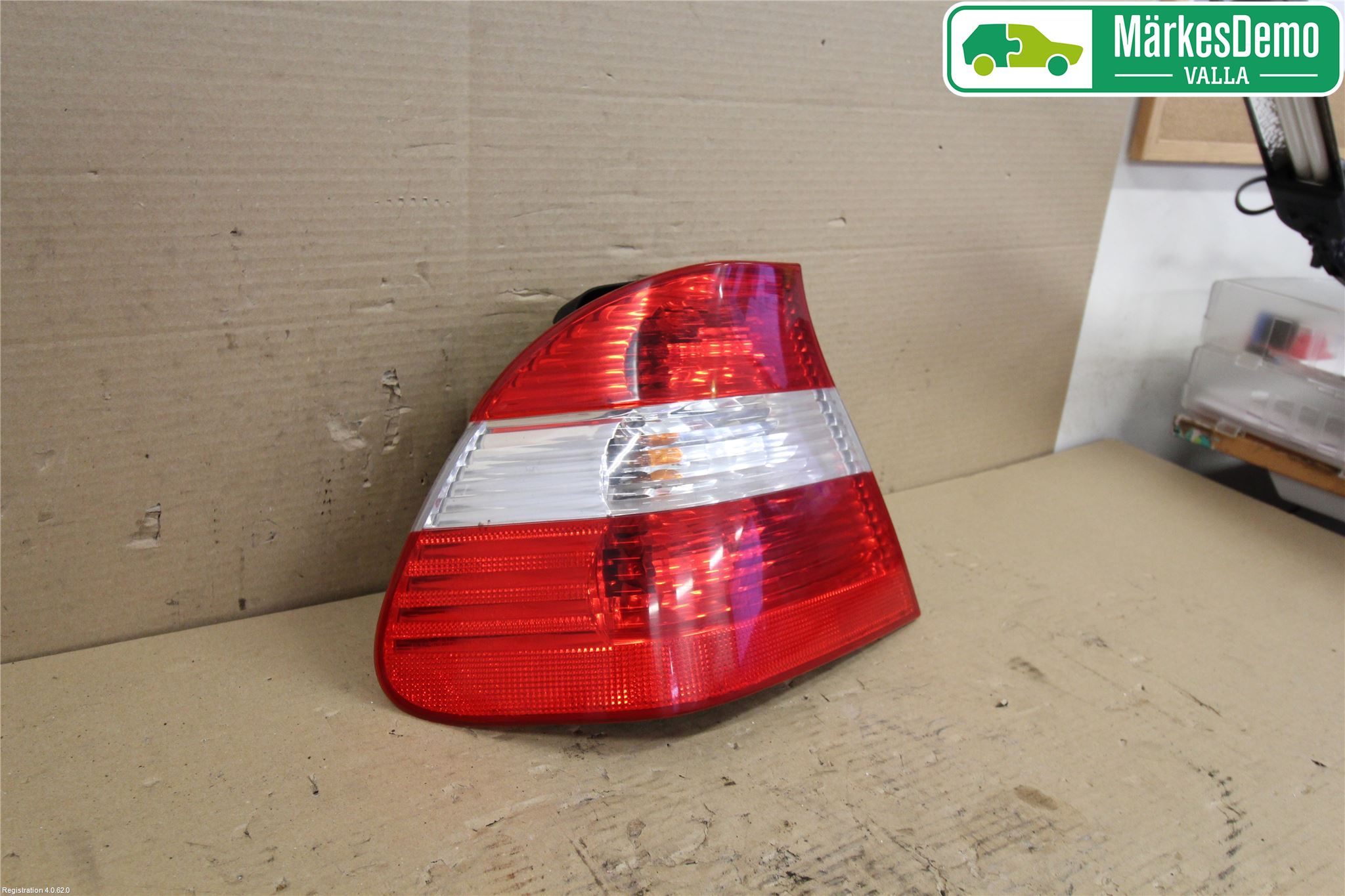 BMW 3 E46      98-05 Baklykt Venstre