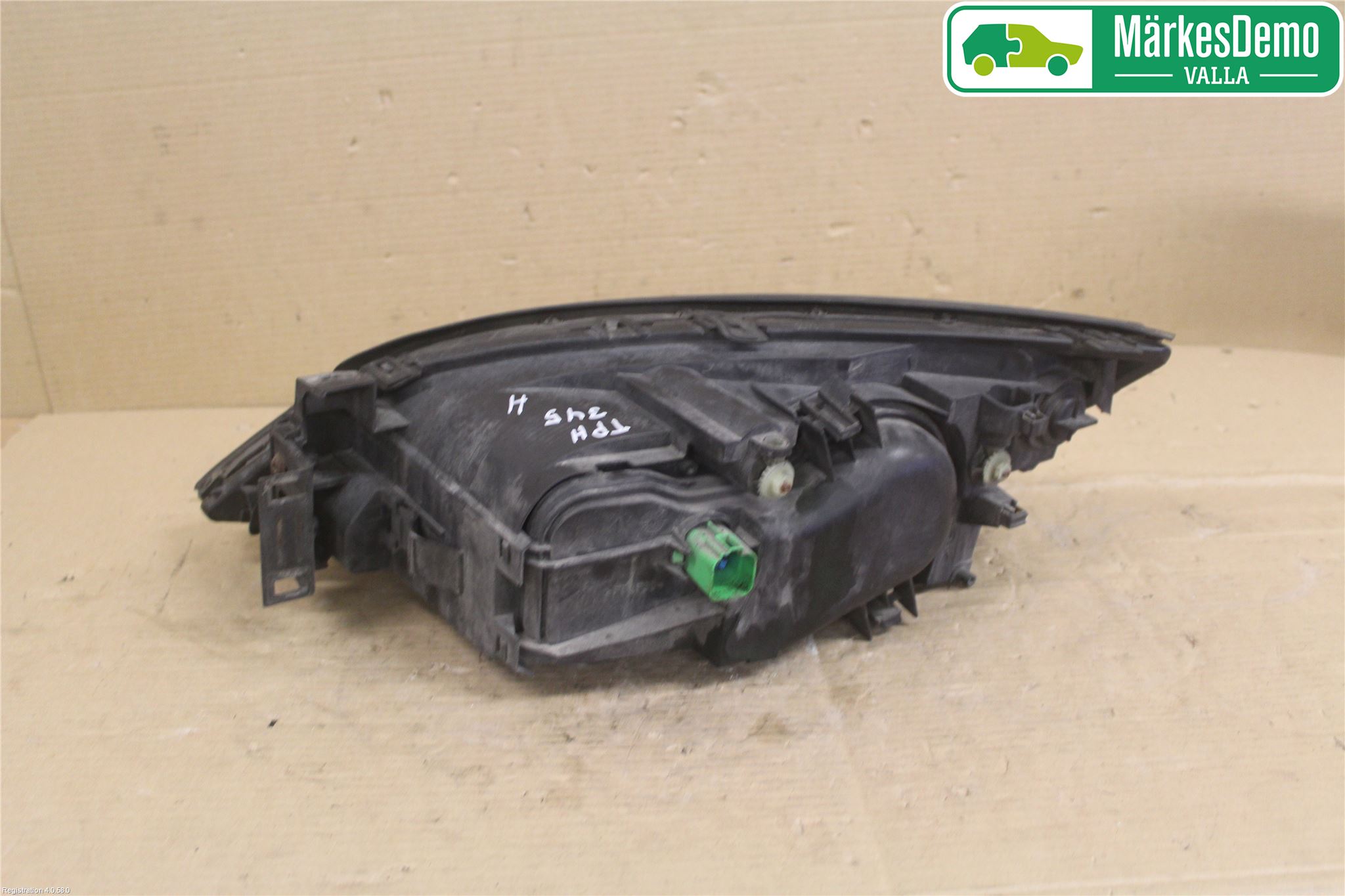Ford MONDEO     01-06 Frontlykt Høyre