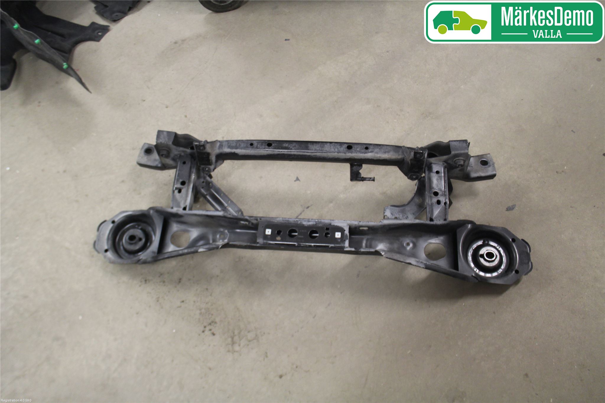 Volvo V40 12-19 Bakaksel Feste Travers-Ramme