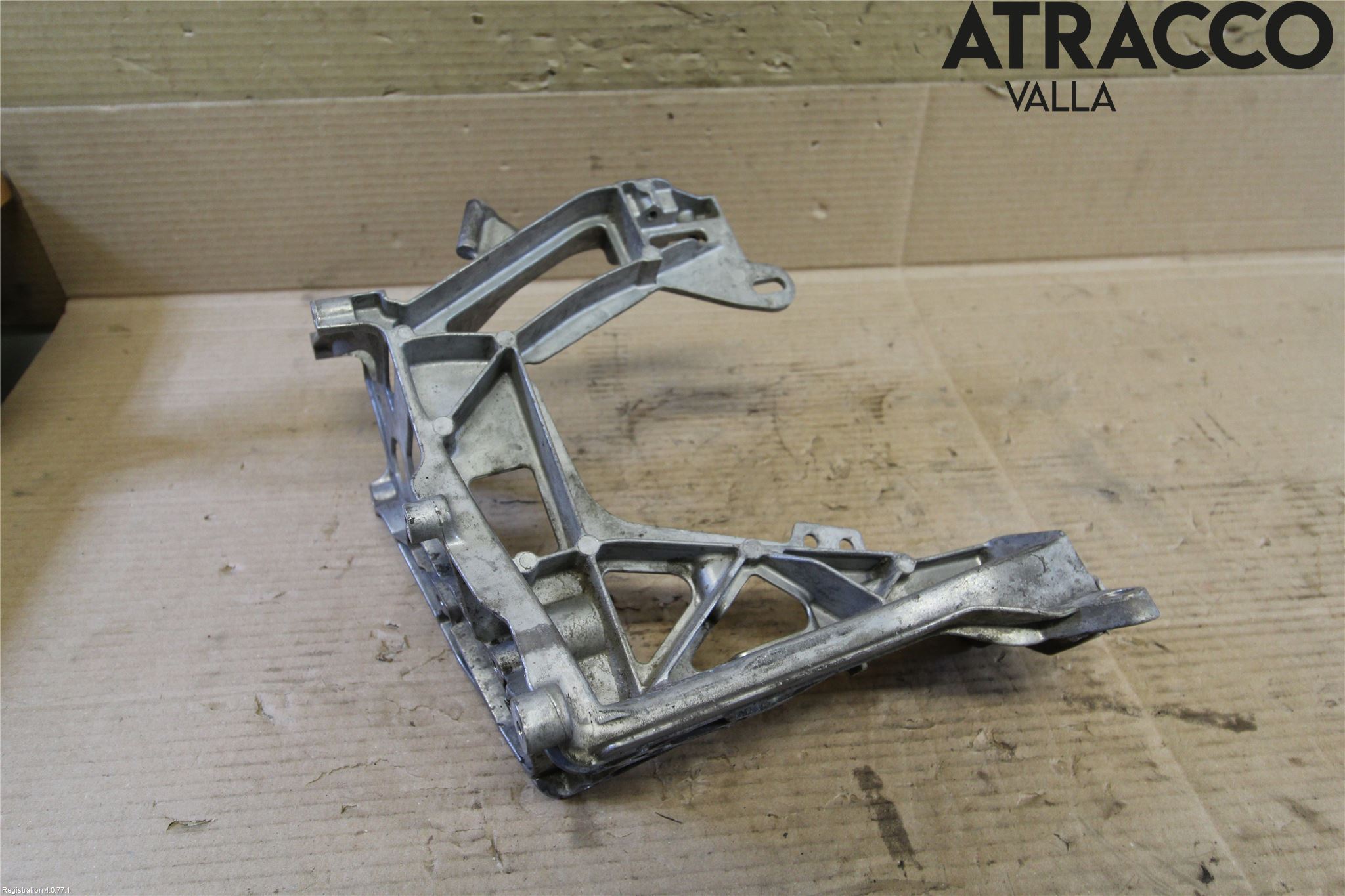 Mercedes-Benz MB C-KLASS (W205) 14-21 Frontlykt Holder-Feste