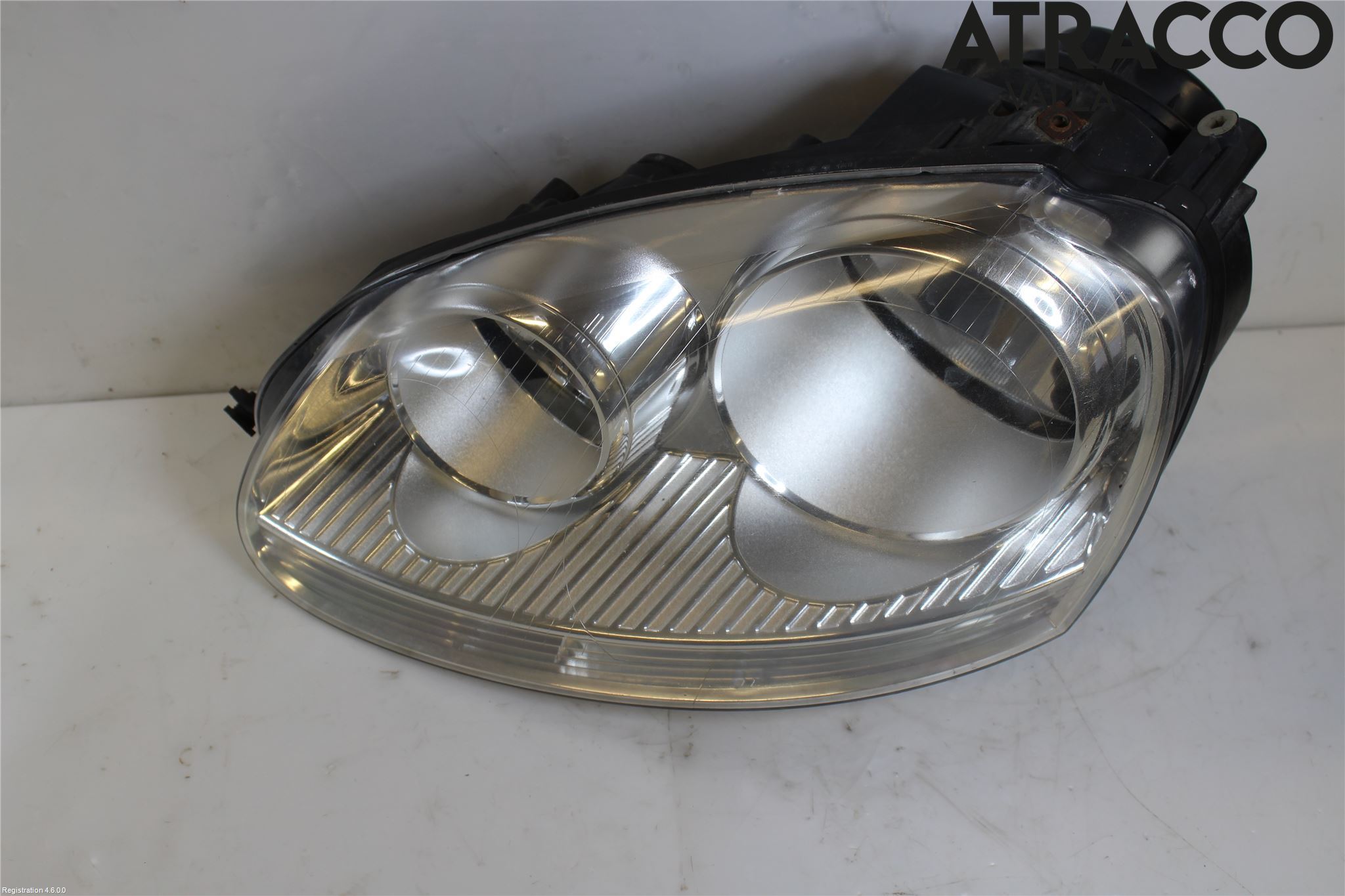 Volkswagen VW GOLF V 04-09 Frontlykt Venstre