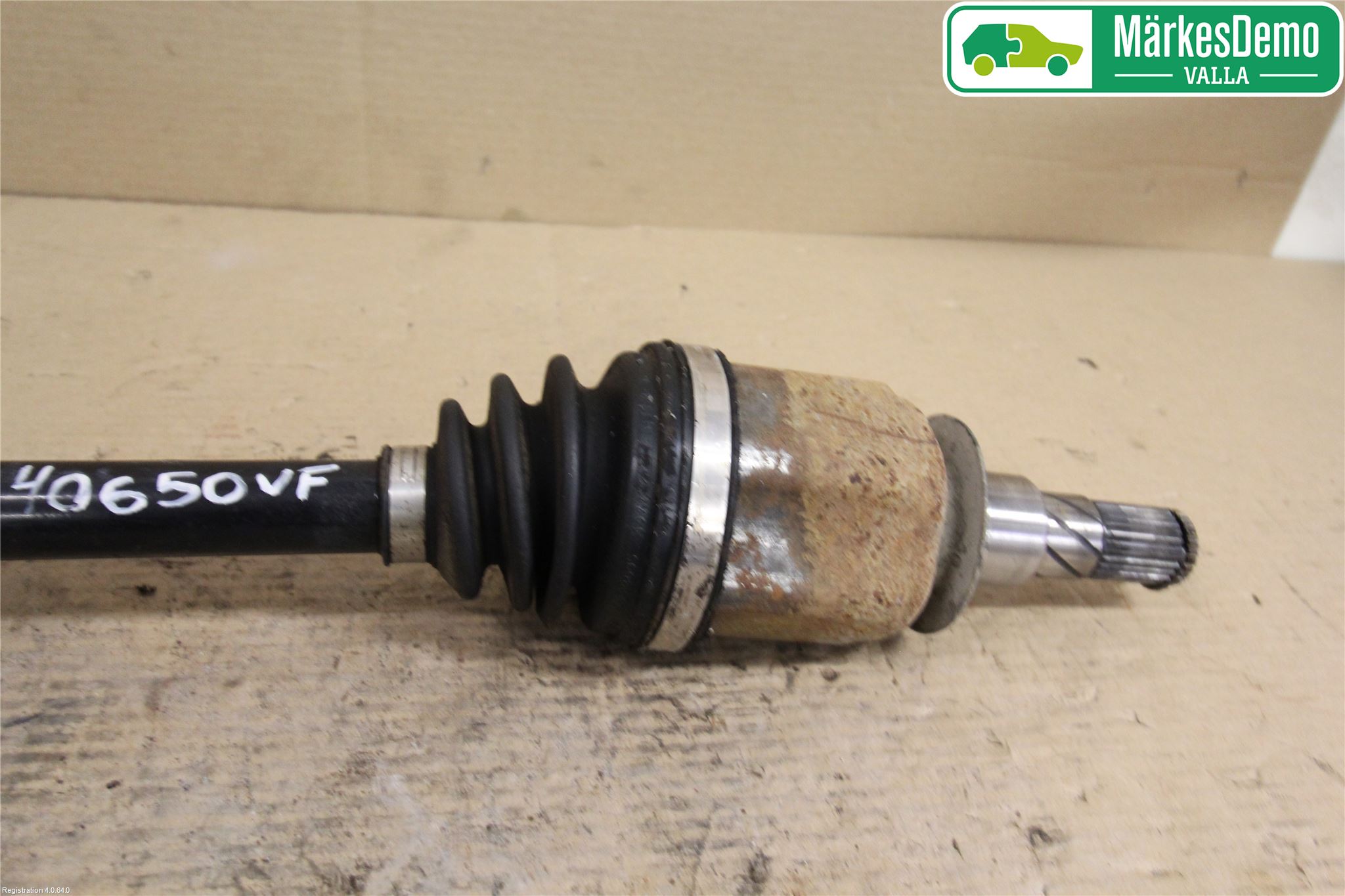 Nissan NAVARA 05-16 Drivaksel Foran Kompl Venstre