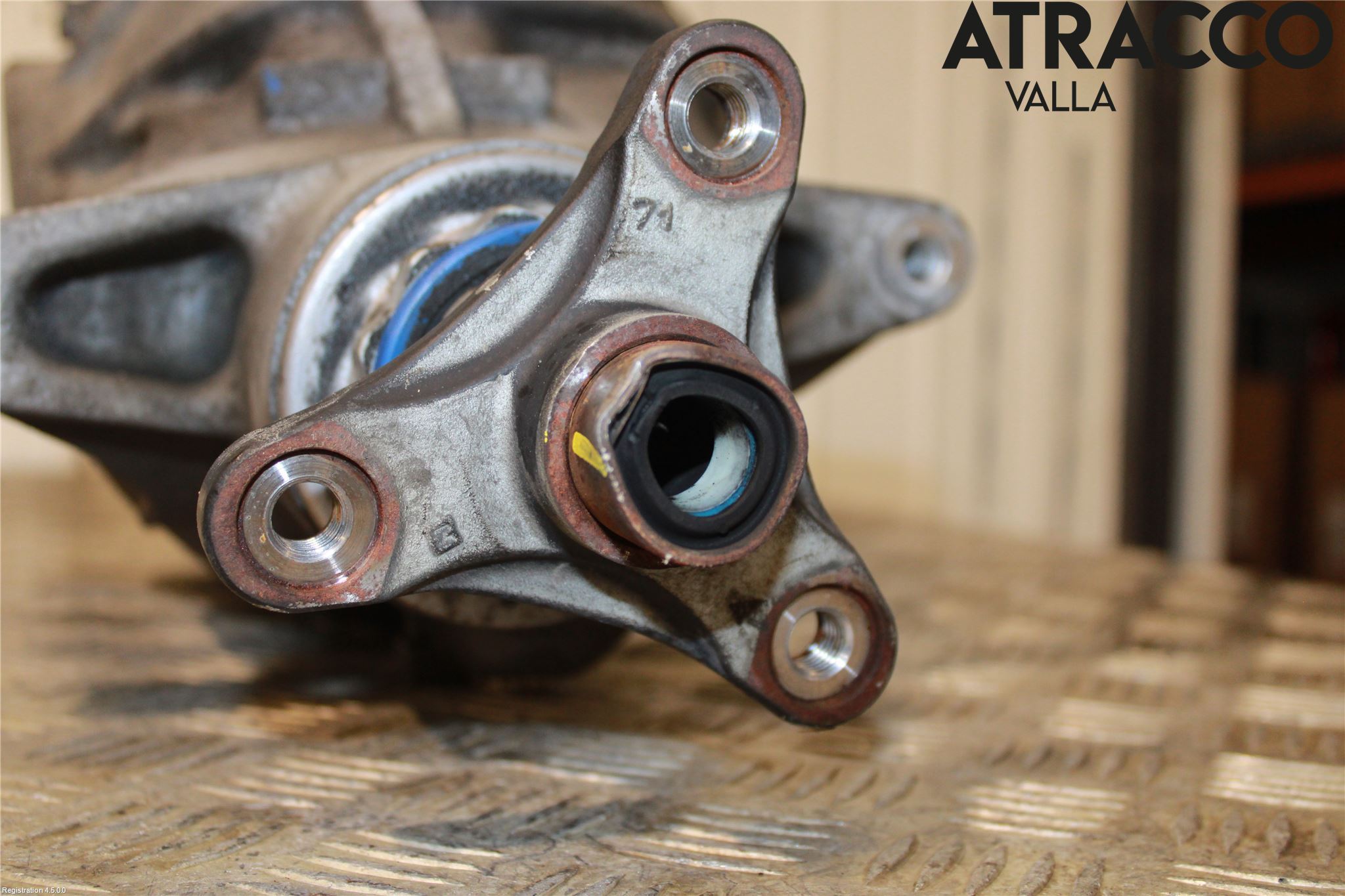 BMW 5 F10/F11/F18 09-17 Bakaksel Kardang Bak -Diff