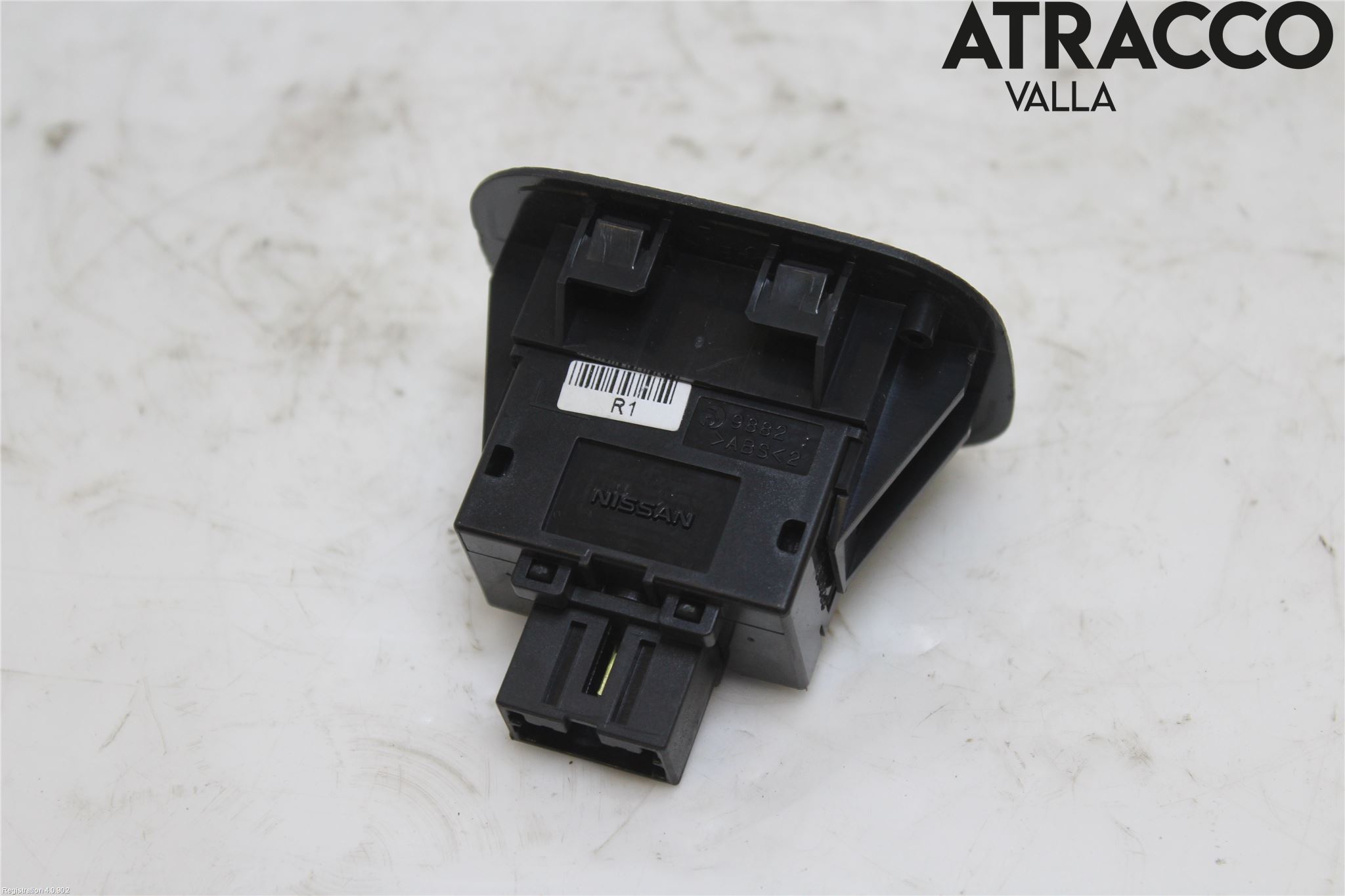 Nissan X-TRAIL 14-21 Bryter Bakluke