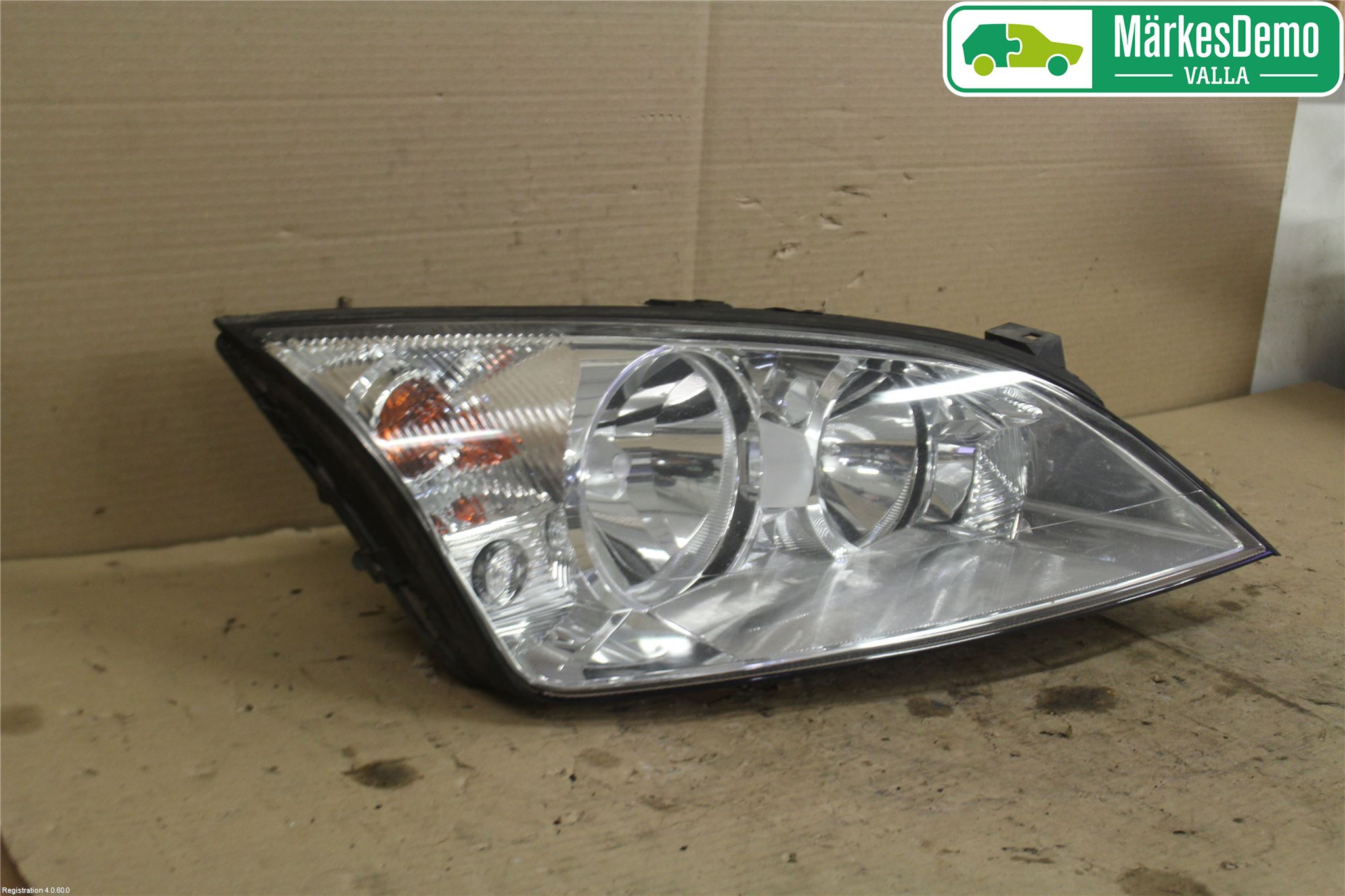 Ford MONDEO     01-06 Frontlykt Høyre
