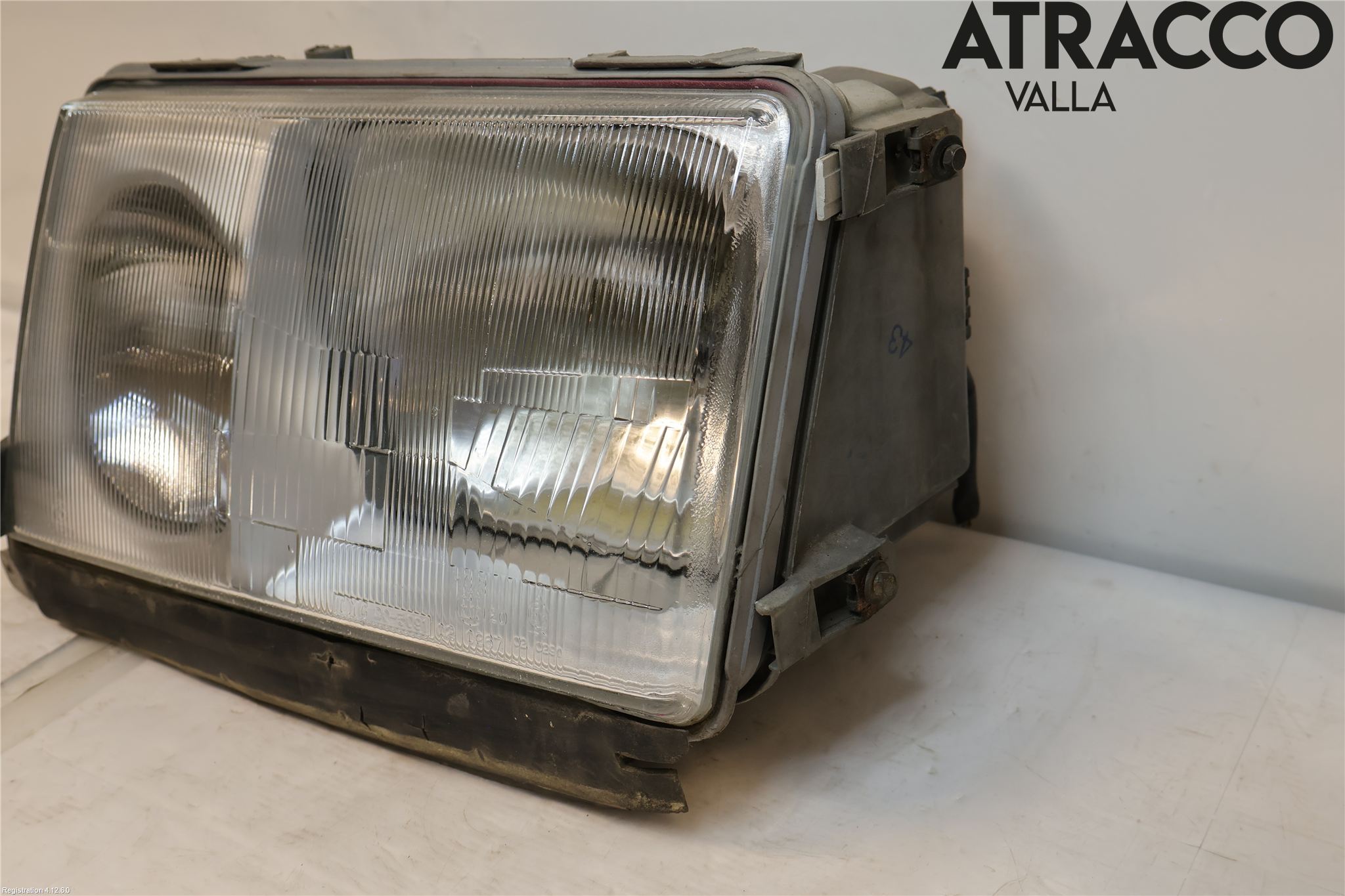 Mercedes-Benz MB 200-500  (W124) 86-96 Frontlykt Venstre
