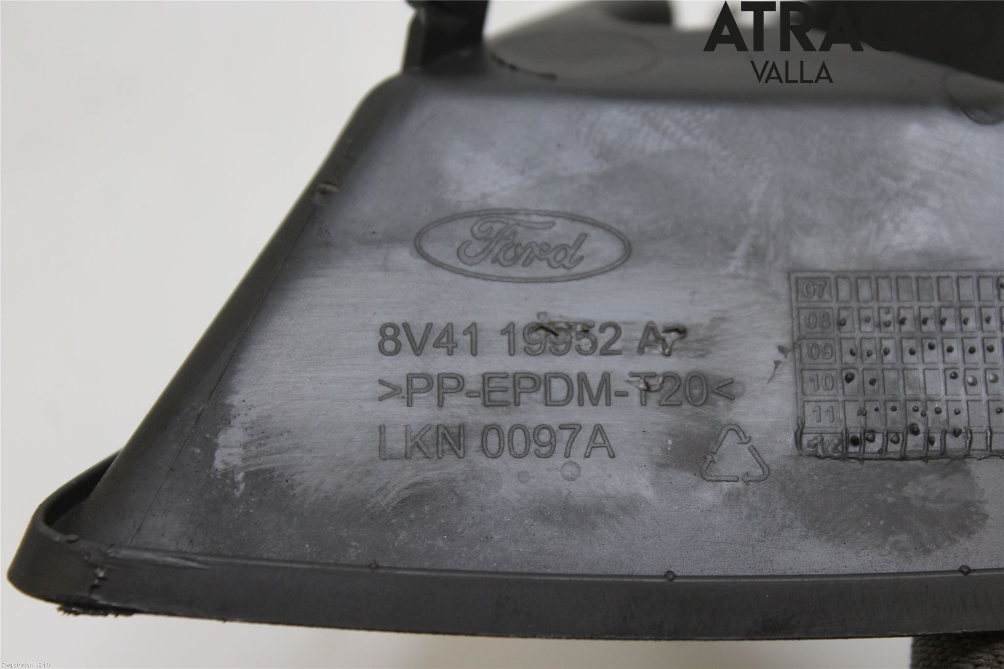 Ford KUGA 08-12 Frontlykt Kurve-Tåkelys Ramme