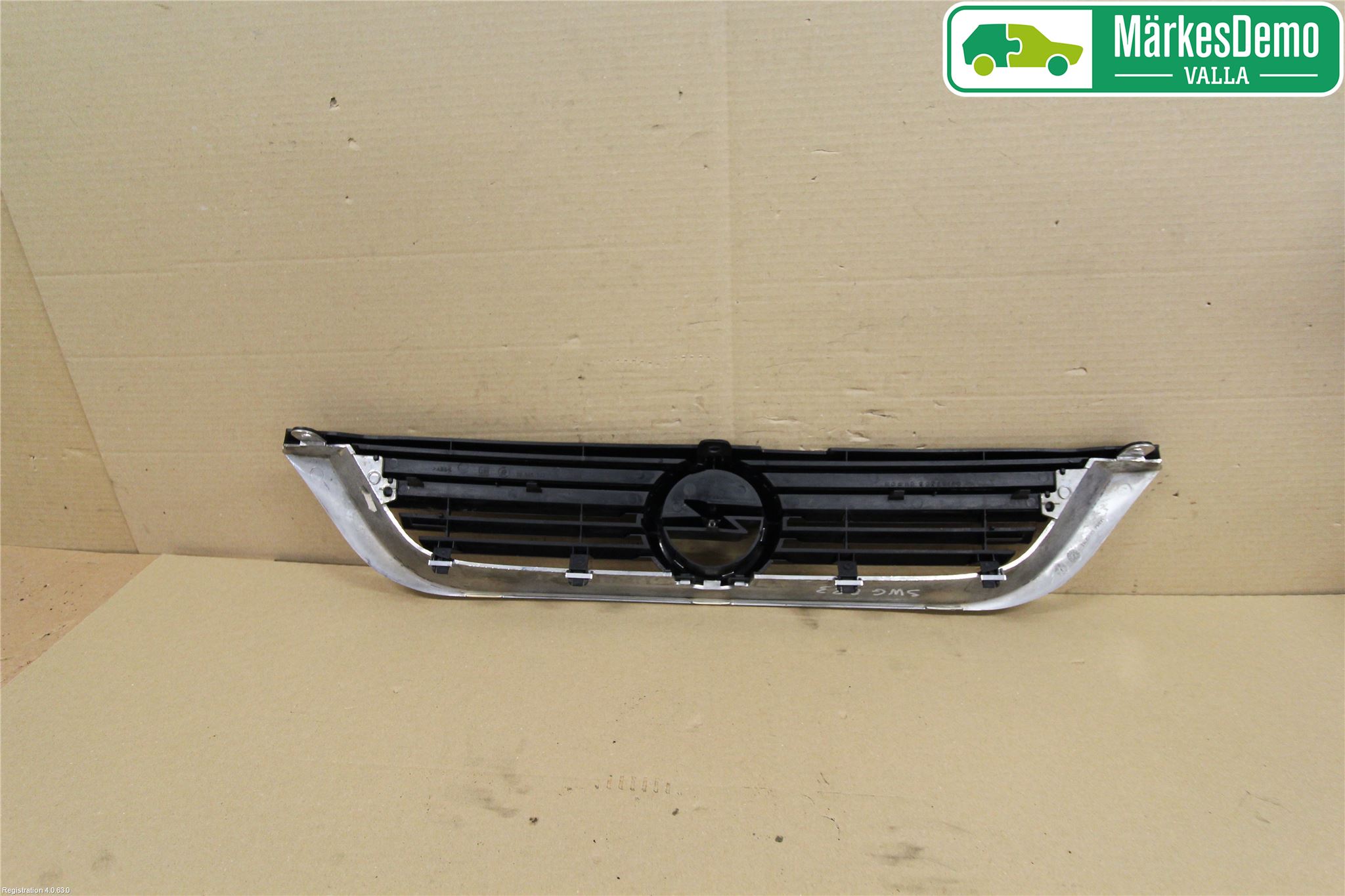 Opel VECTRA B 96-01 Grill Komplett