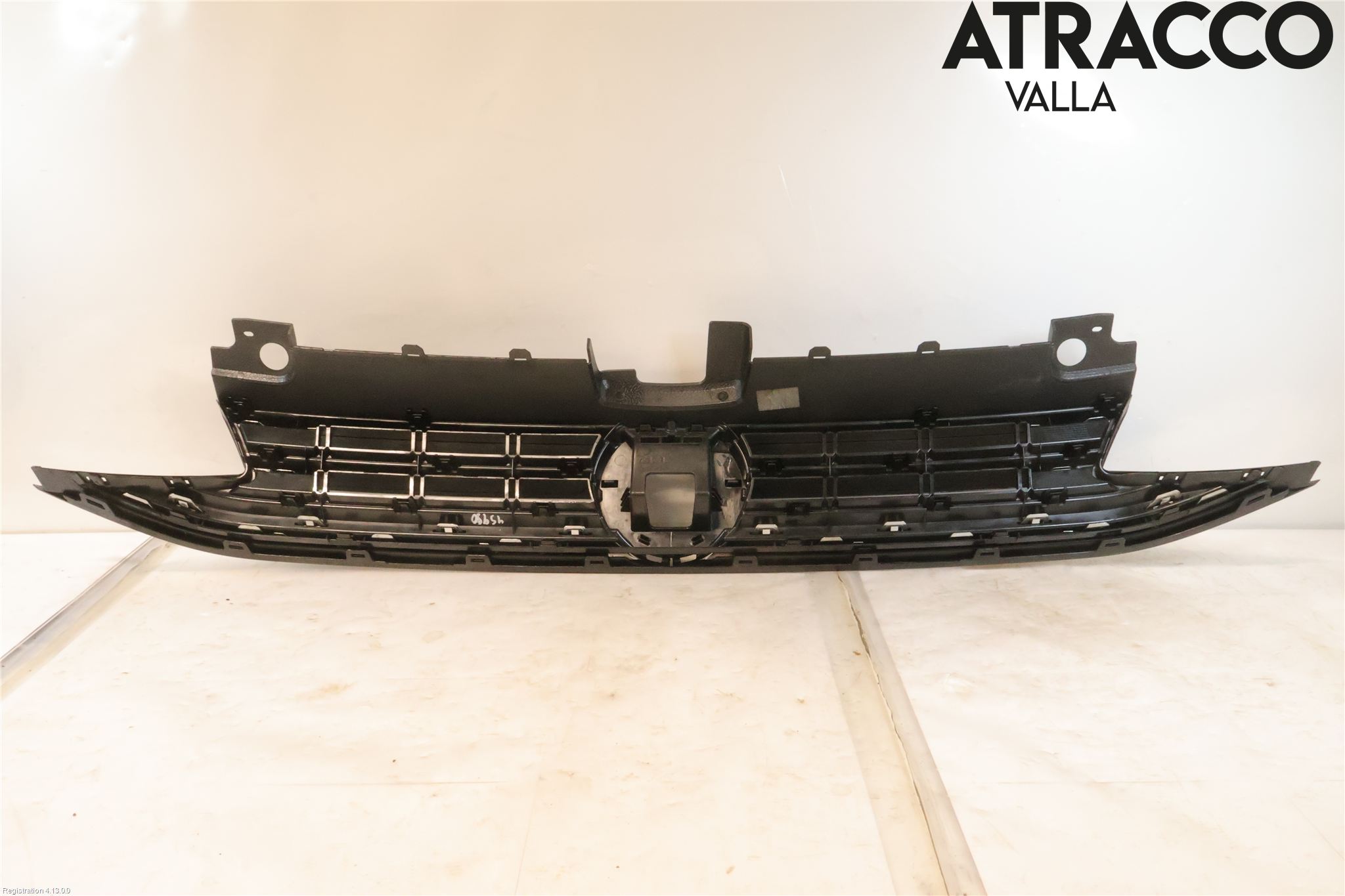 Volkswagen VW GOLF SPORTSVAN 15-20 Grill Komplett