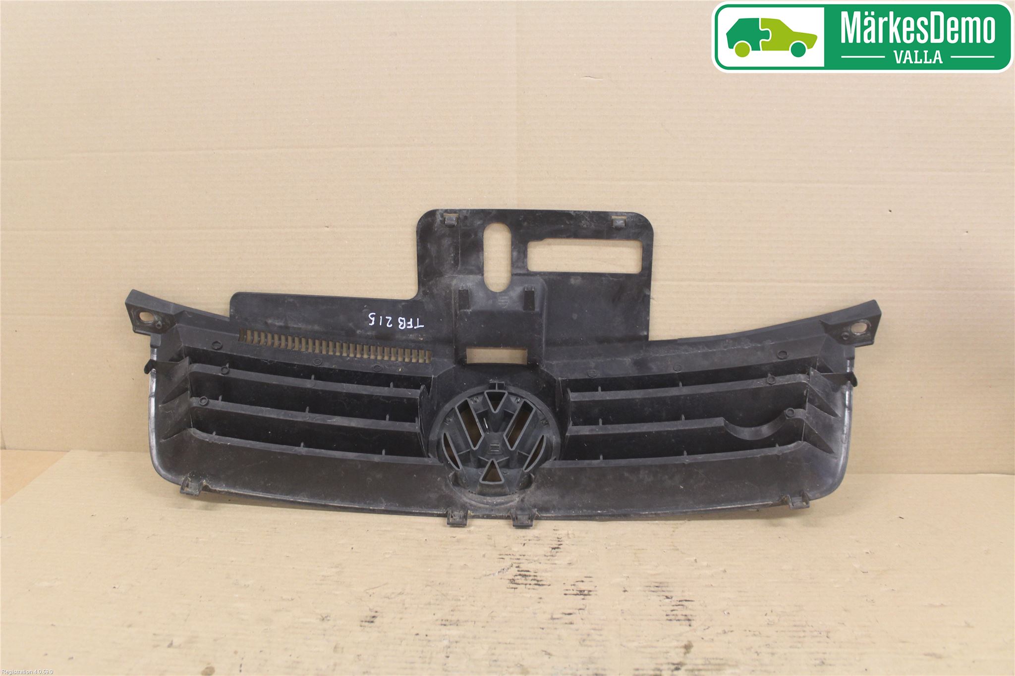 Volkswagen VW POLO 02-05 Grill Komplett