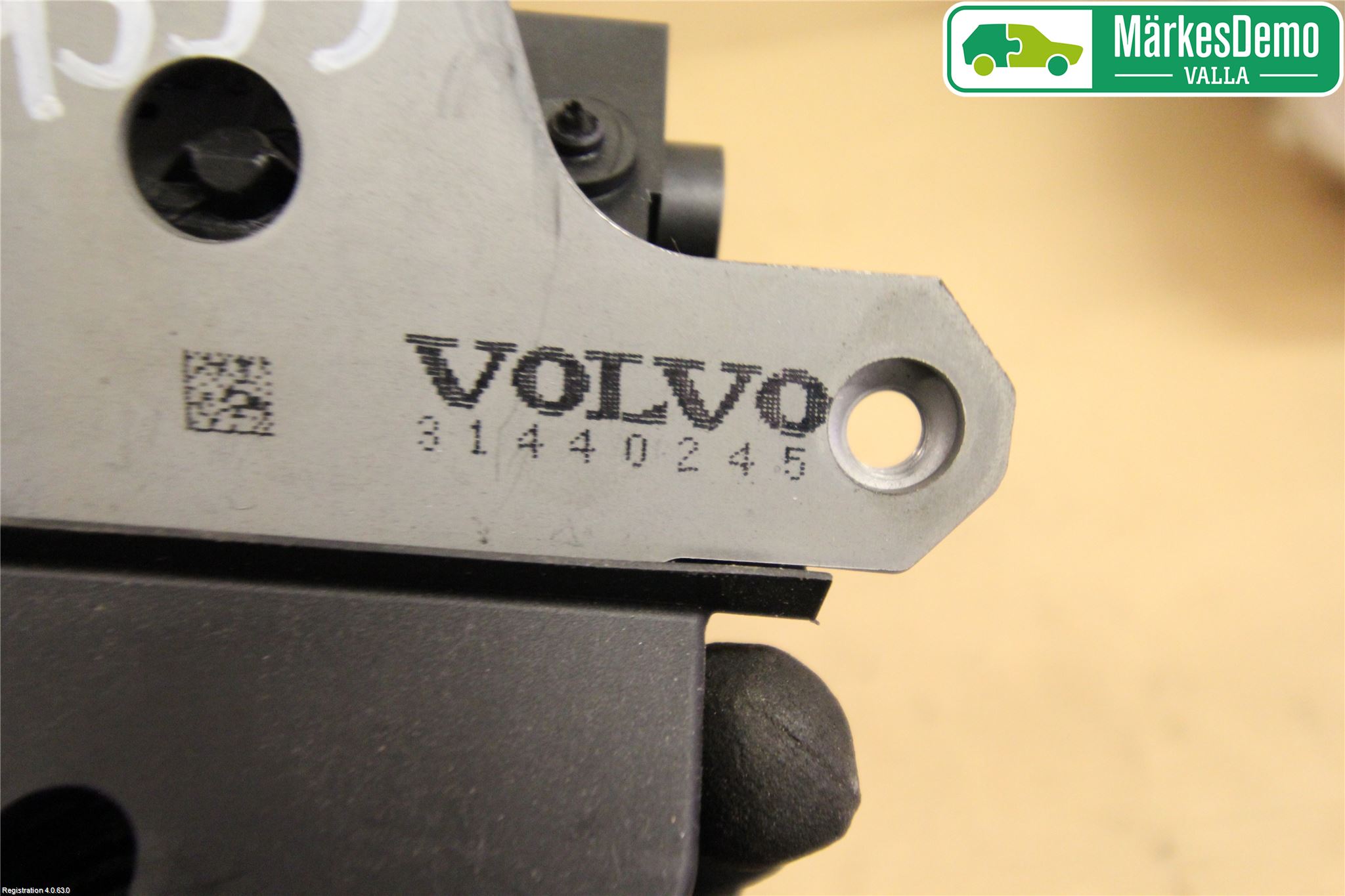 Volvo V40 12-19 Bakluke-Lokk Låsekasse