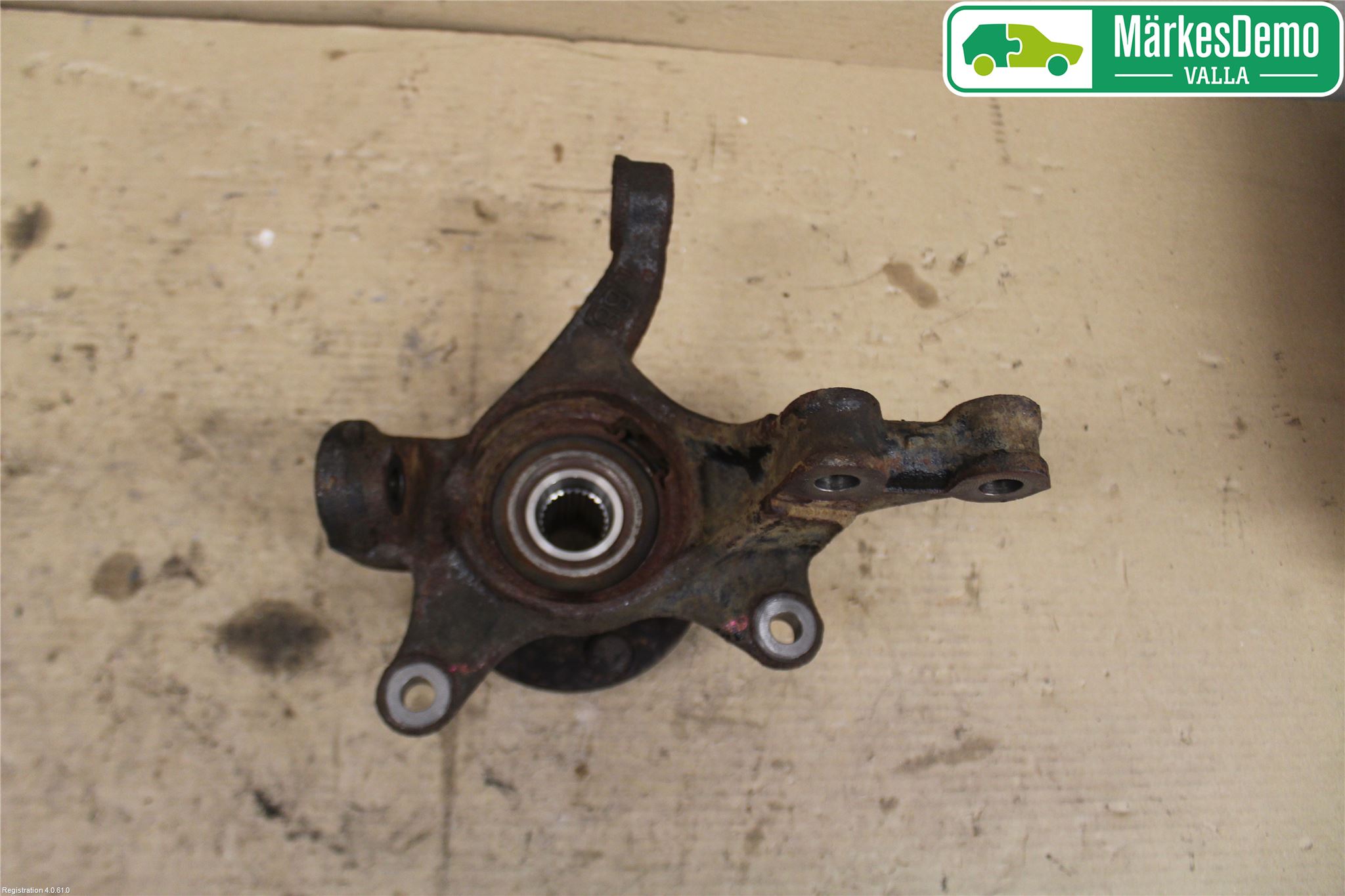 Toyota YARIS XP130 12-14 Spindel Vf