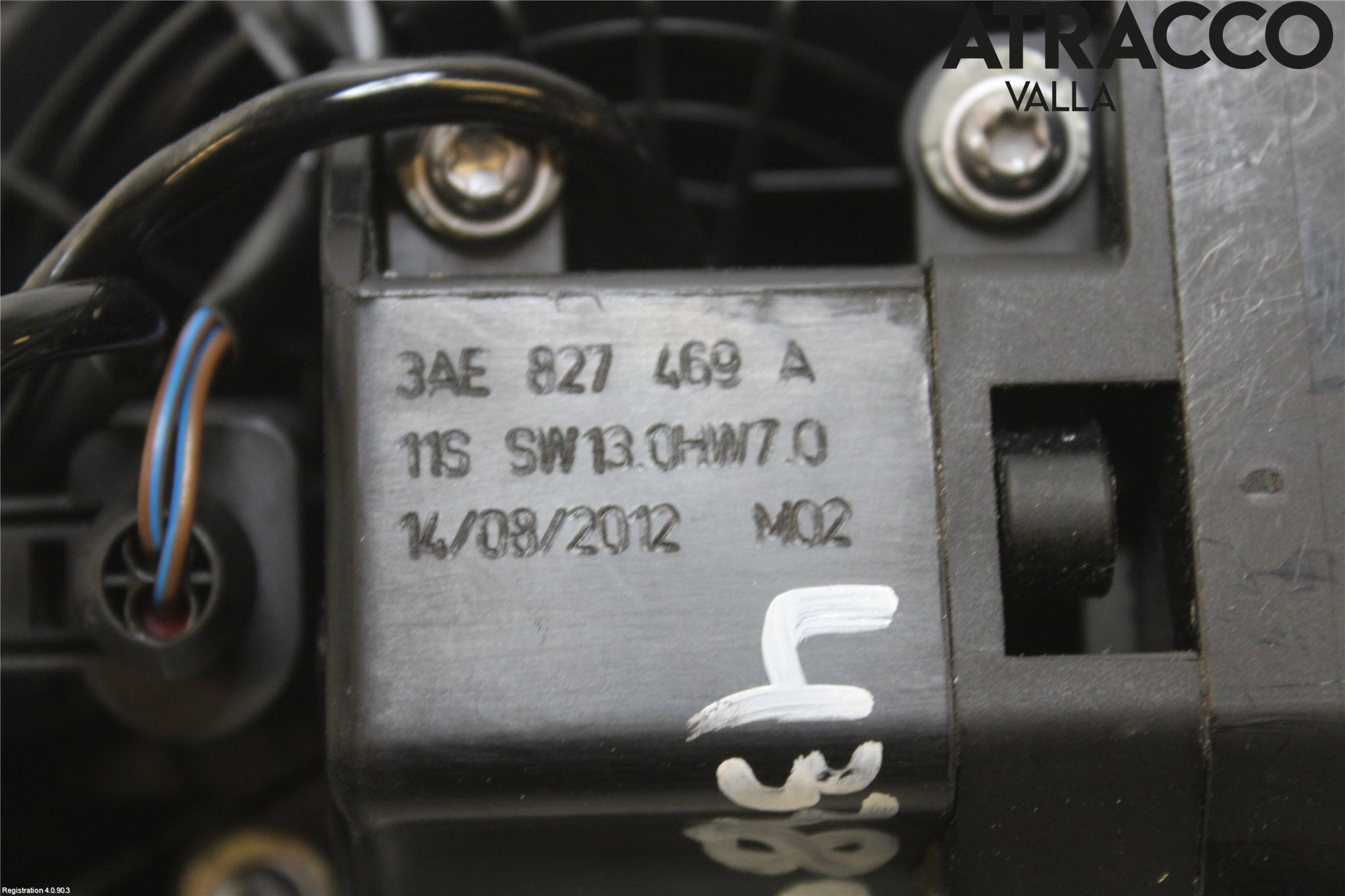 Volkswagen VW PASSAT 11-14 Bakluke Handtak Ytre