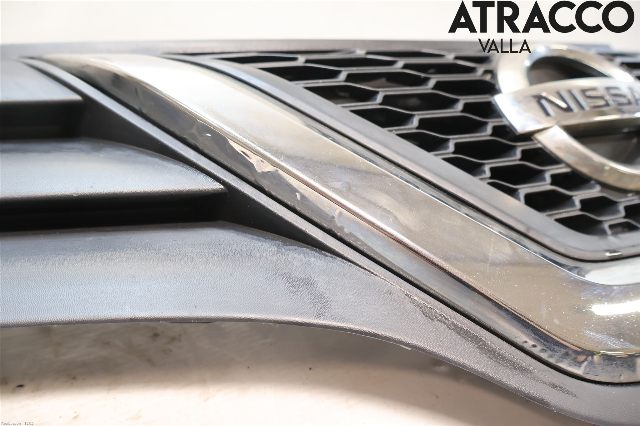 Nissan NV250 20-22 Grill Komplett