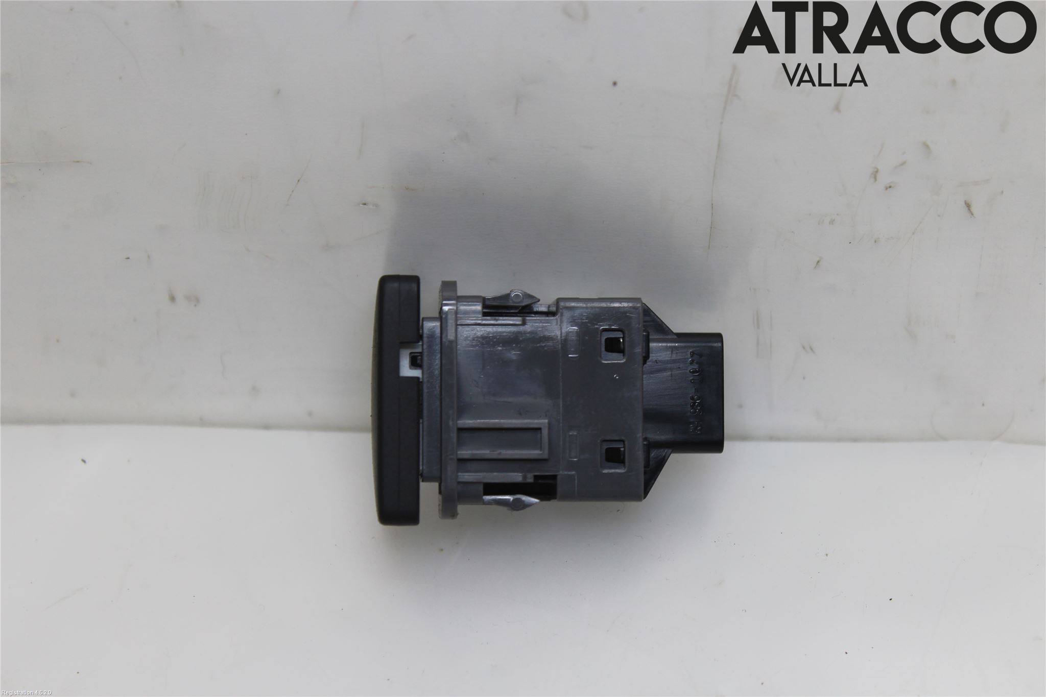 Toyota C-HR 16-23 Bryter Drivstoff Tankluke