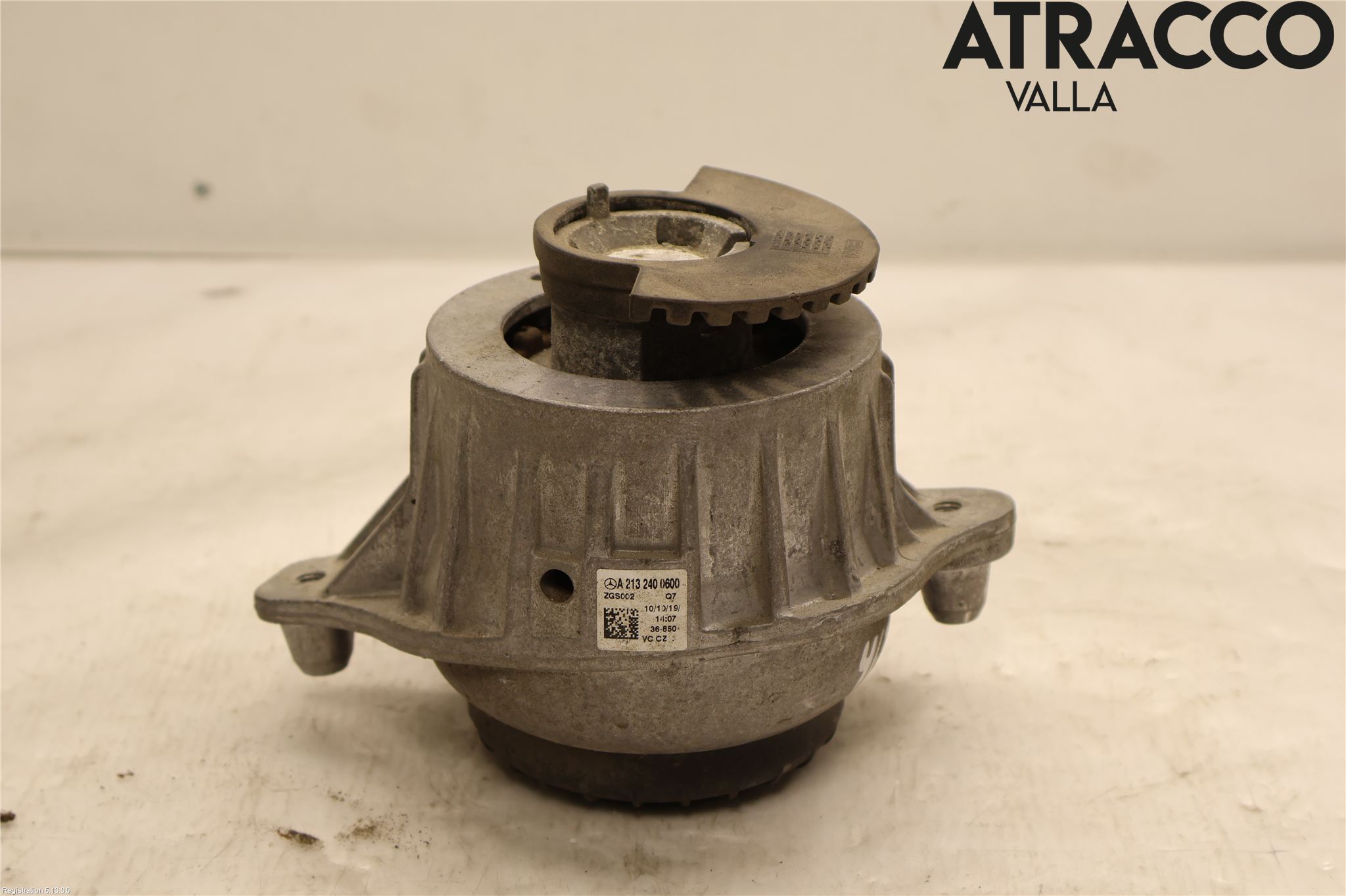 Mercedes-Benz MB E-KLASS (W213) 16-23 Motor Feste Gummi