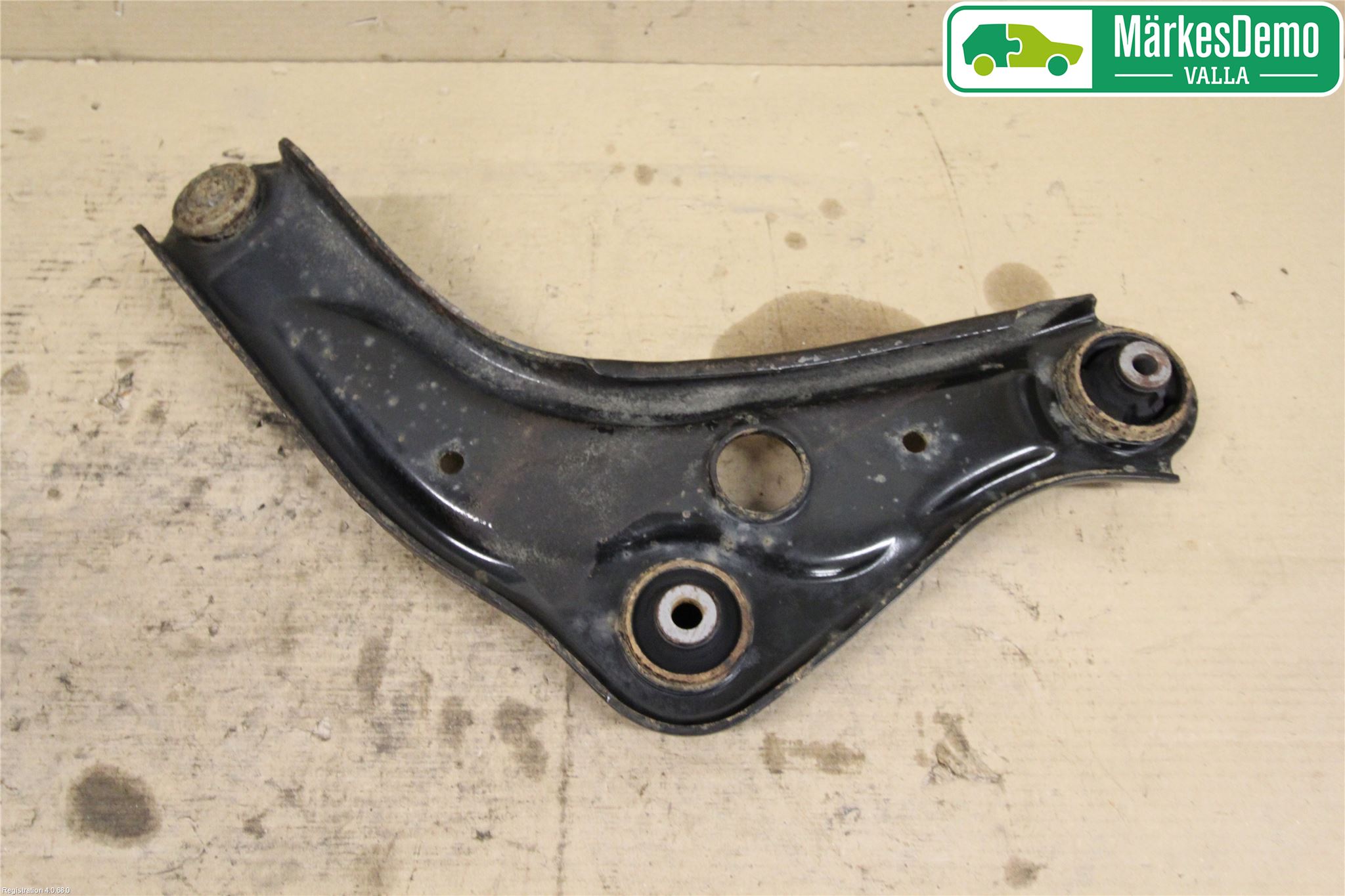 Nissan QASHQAI 14-17 Bærearm Foran Venstre Nedre