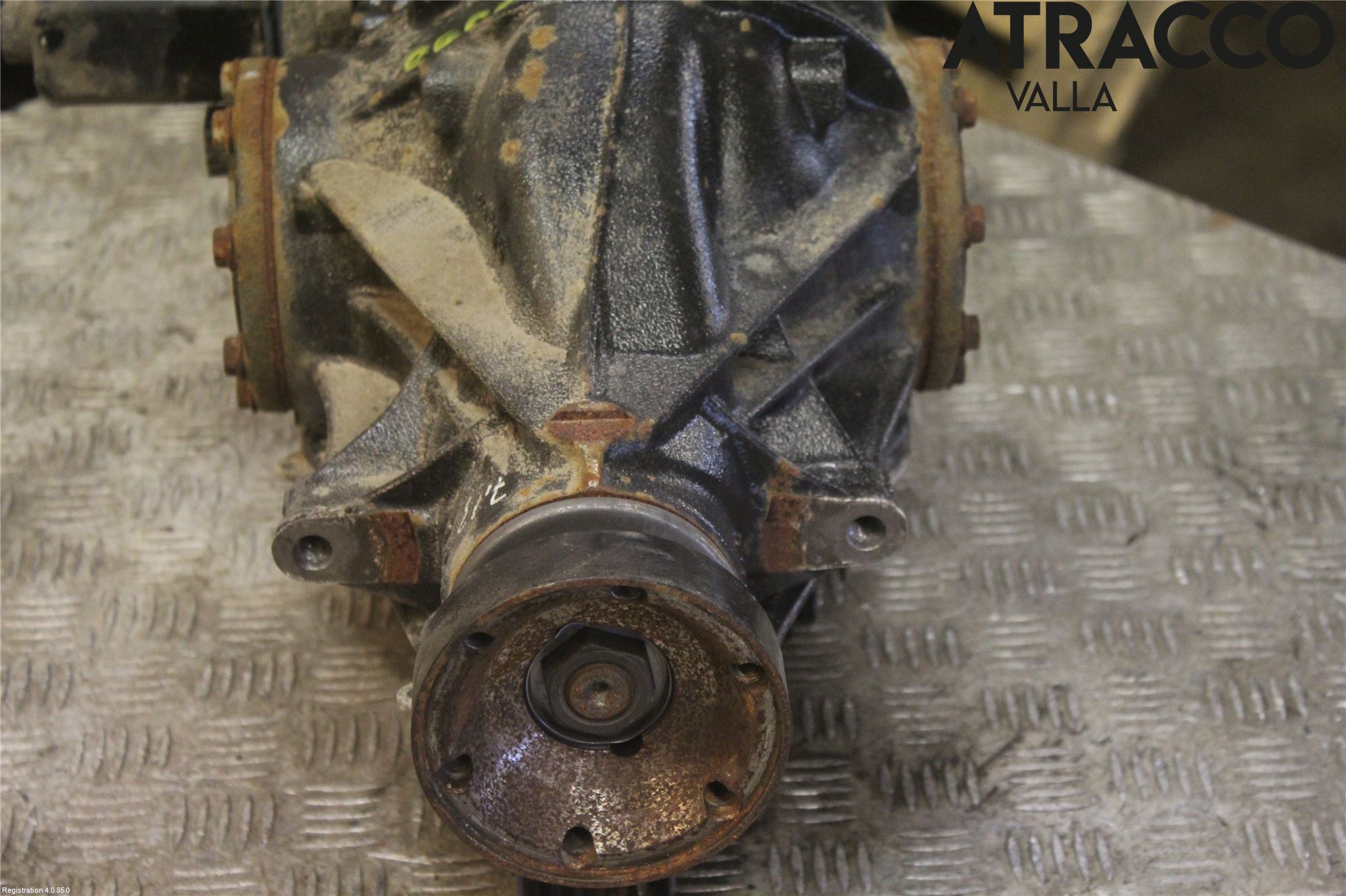 BMW 5 F10/F11/F18 09-17 Bakaksel Kardang Bak -Diff