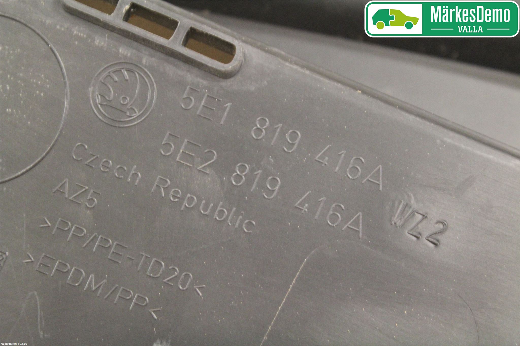 Skoda OCTAVIA (5E) 13-20 Visker Deksel-Grill-Under Frr