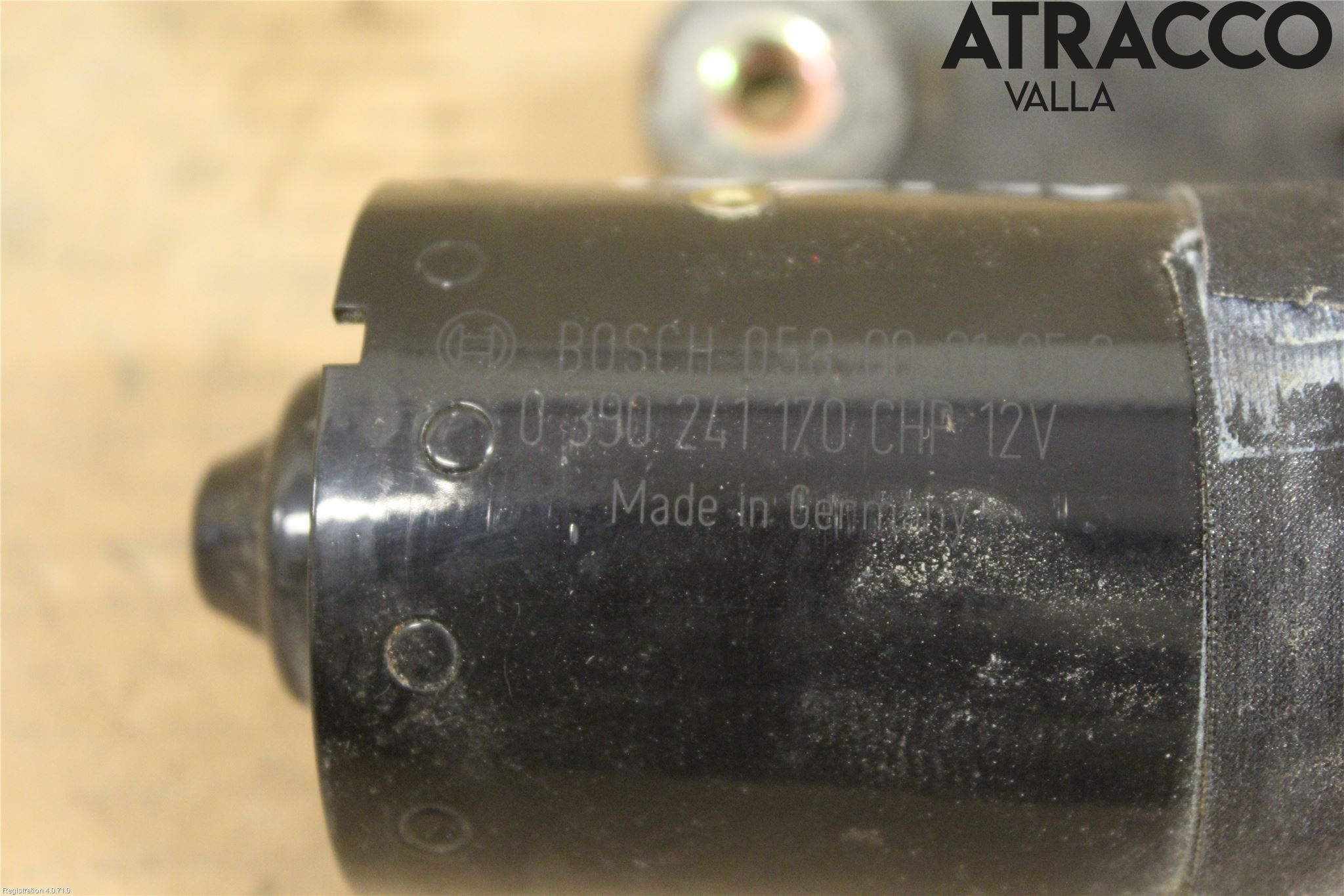 Mitsubishi CARISMA 00-04 Viskermotor Frontrute