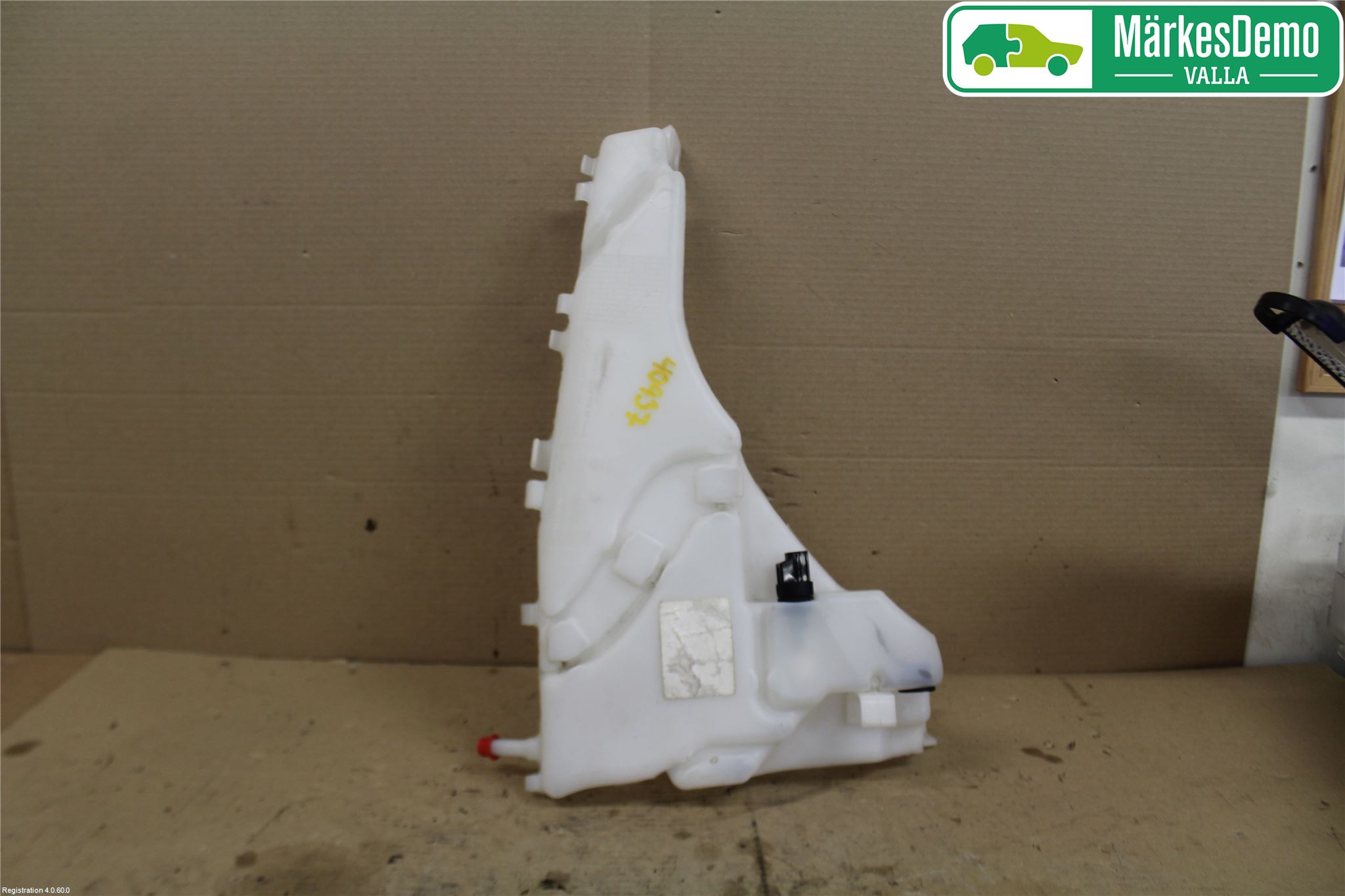 Volvo V50 08-12 Spylerbeholder Frontrute-Lykte