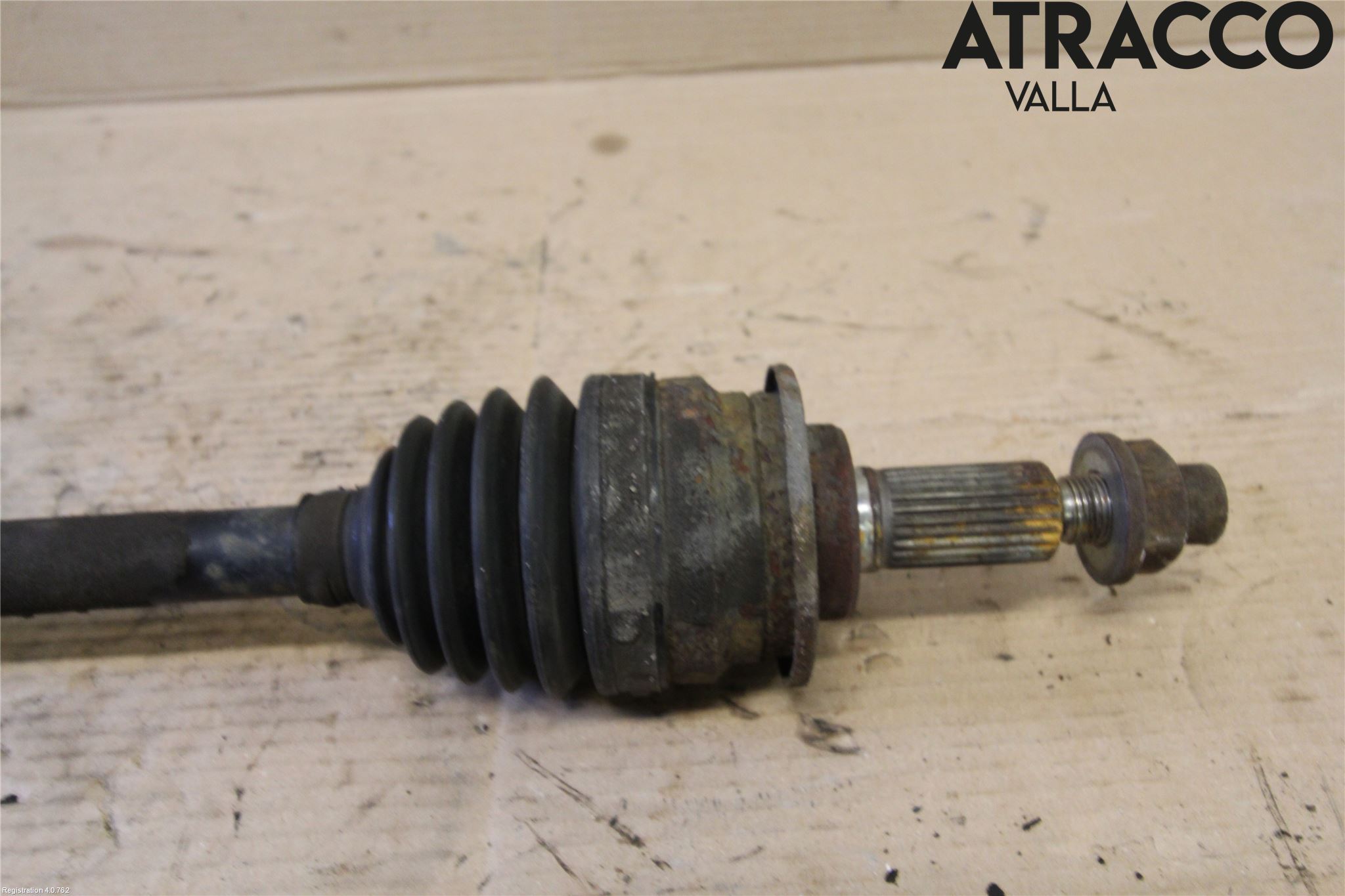 Suzuki SWIFT 05-10 Drivaksel Foran Kompl Venstre