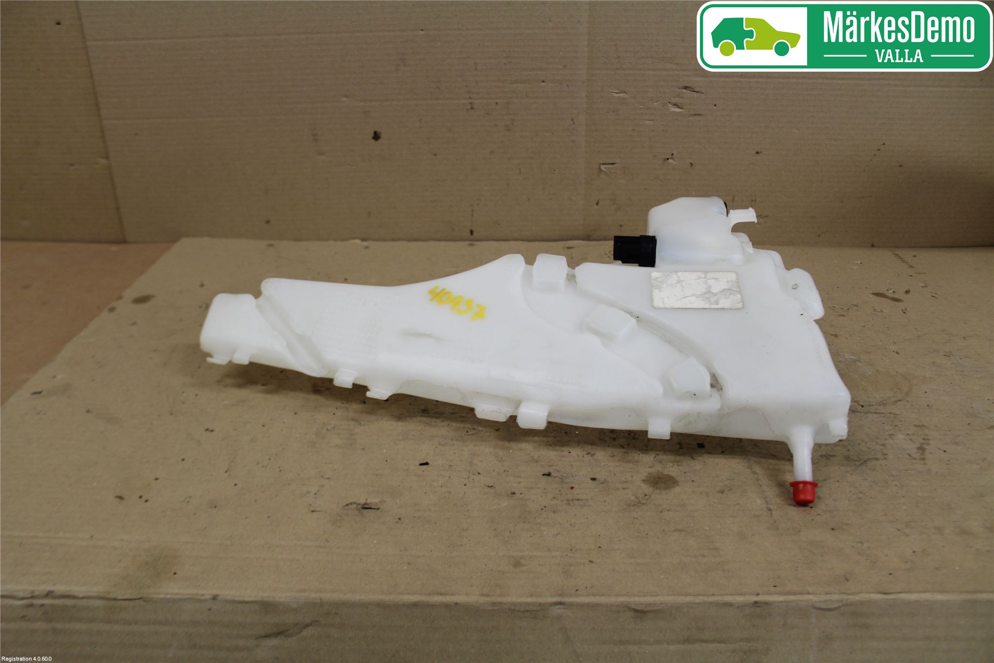 Volvo V50 08-12 Spylerbeholder Frontrute-Lykte