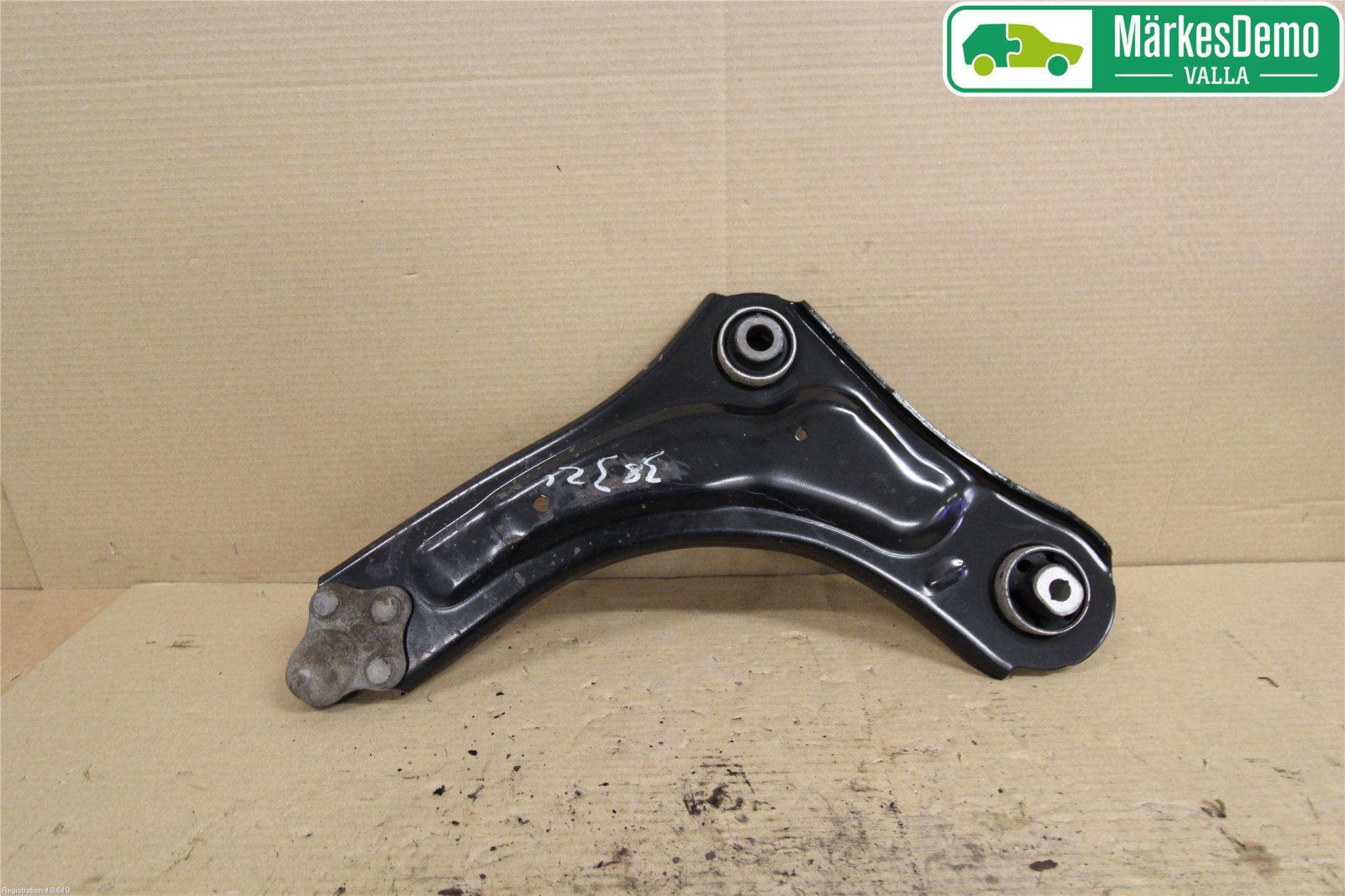 Renault MEGANE III 09-15 Bærearm Foran Venstre Nedre