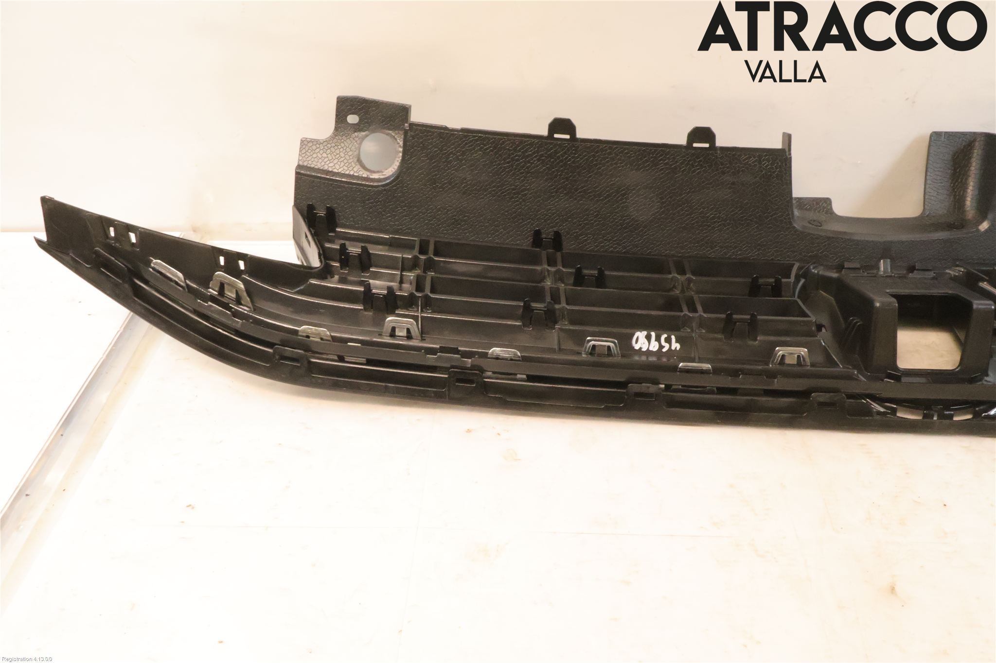 Volkswagen VW GOLF SPORTSVAN 15-20 Grill Komplett