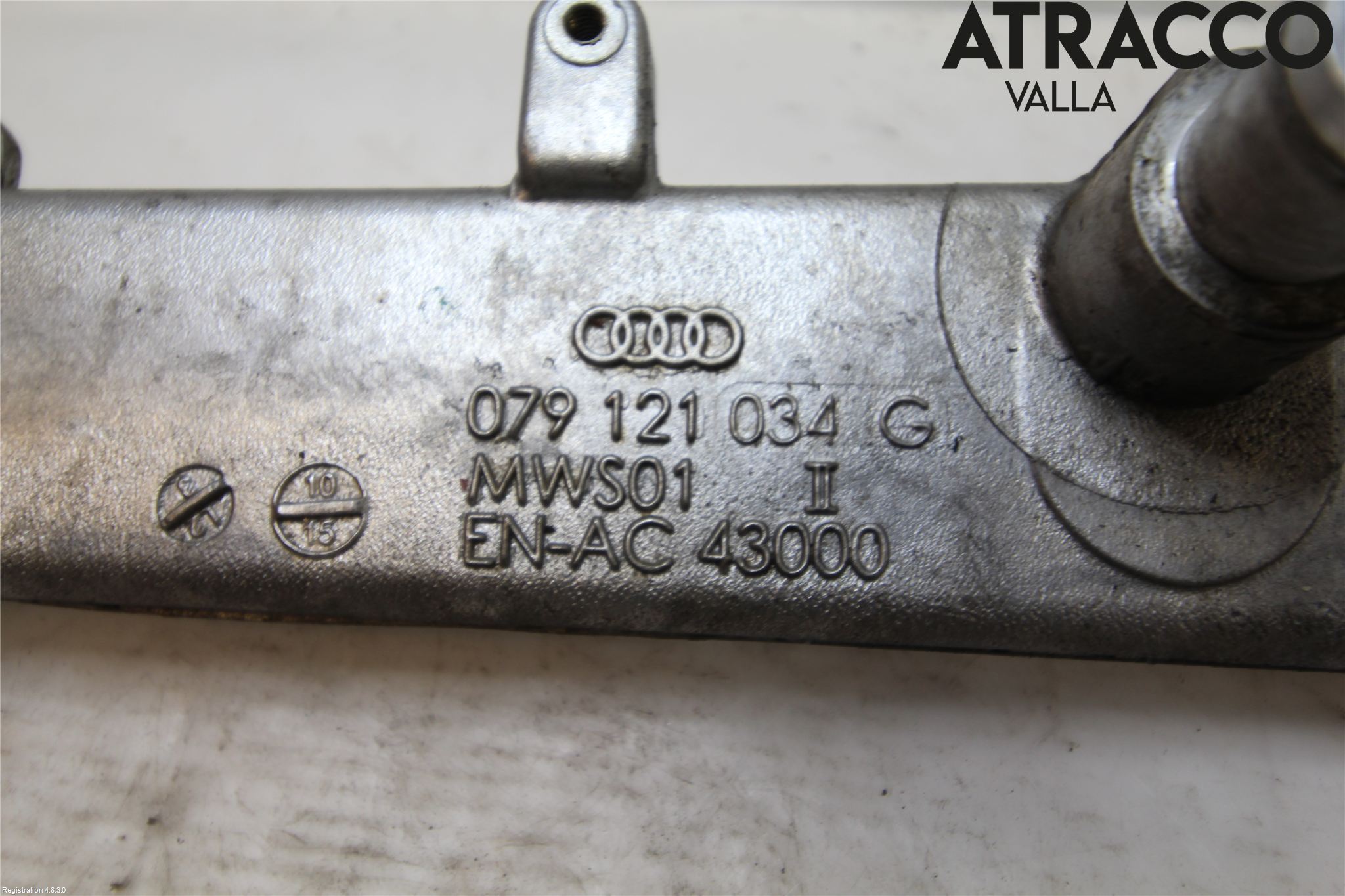 Audi A4 12-15 Kjøleslange Fordelingsrør
