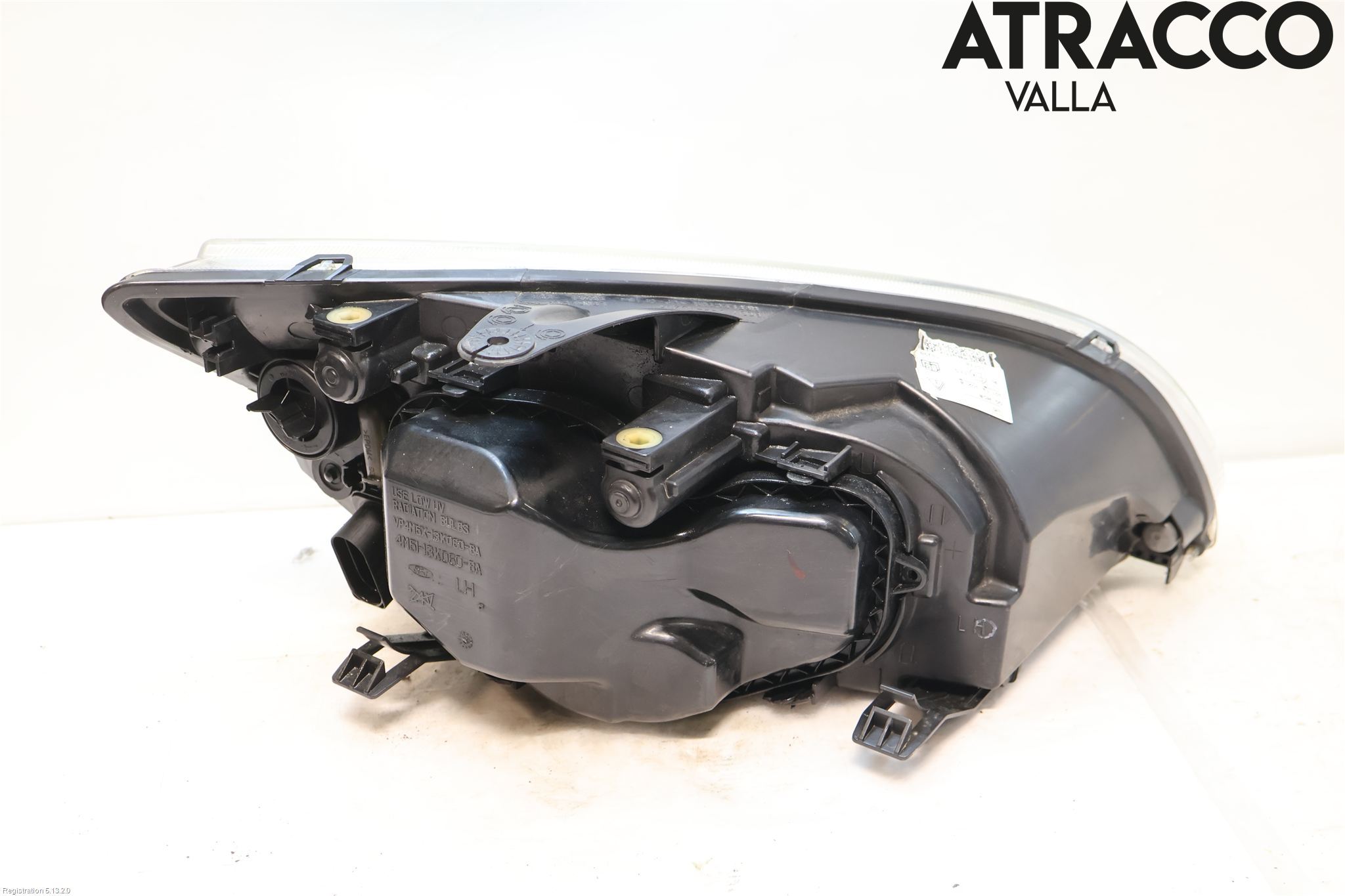 Ford FOCUS     04-07 Frontlykt Venstre