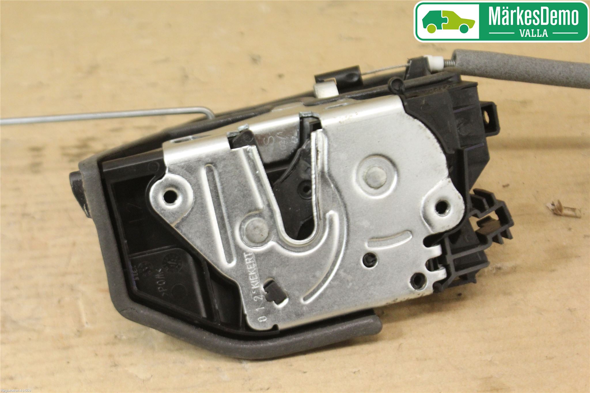 BMW 3 F30/F31/F80 12-19 Dørlås - Låsekasse