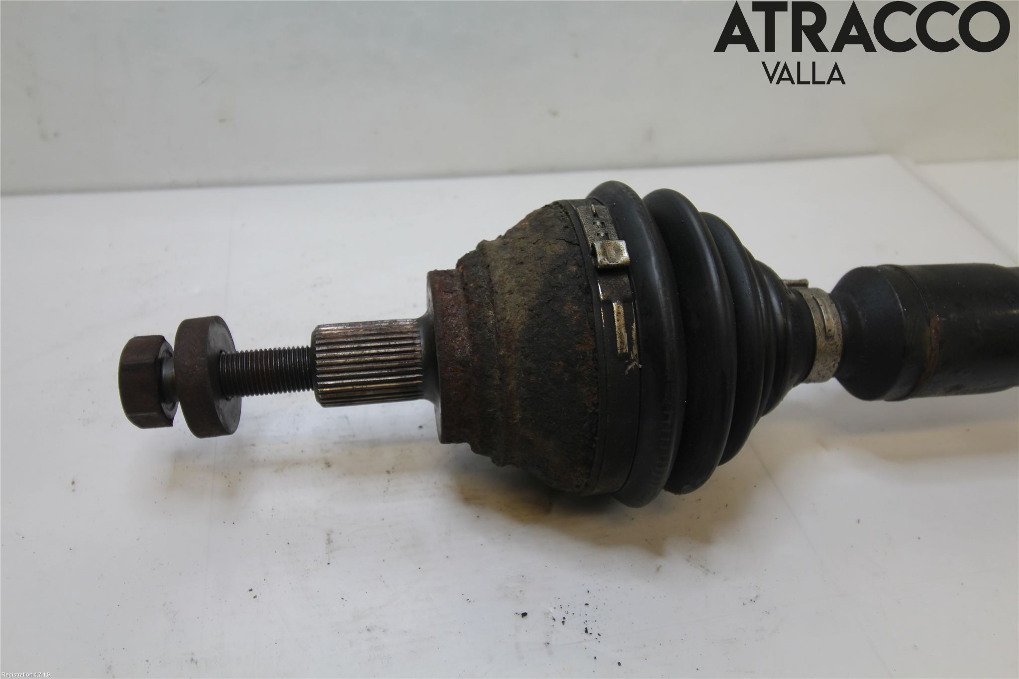 Volkswagen VW PASSAT 05-11 Drivaksel Foran Kompl Høyre