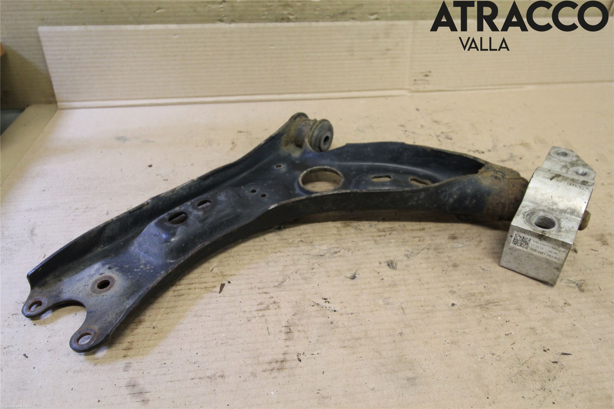Volkswagen VW TOURAN 10-15 Bærearm Foran Høyre Nedre