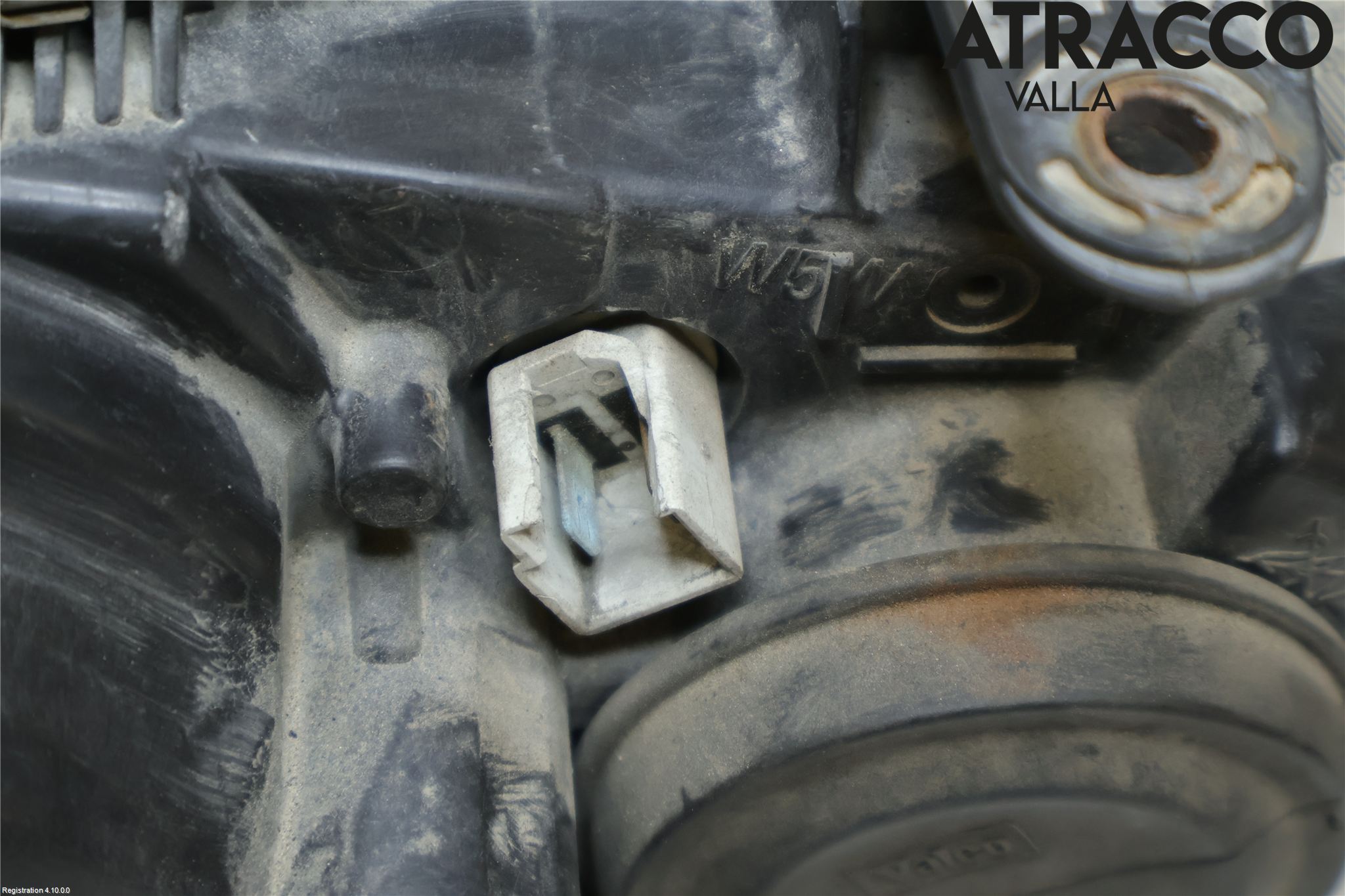 Nissan ALMERA    00-06 Frontlykt Venstre