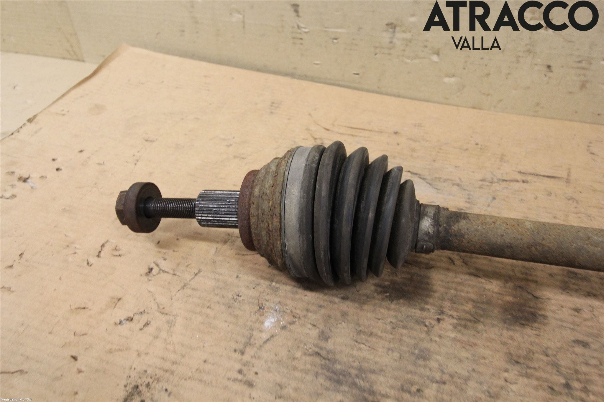 Volkswagen VW GOLF V 04-09 Drivaksel Foran Kompl Venstre