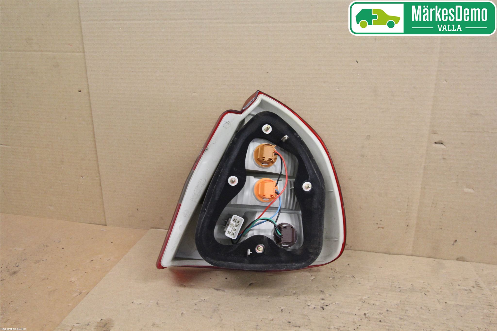 Mitsubishi CARISMA 00-04 Baklykt Venstre