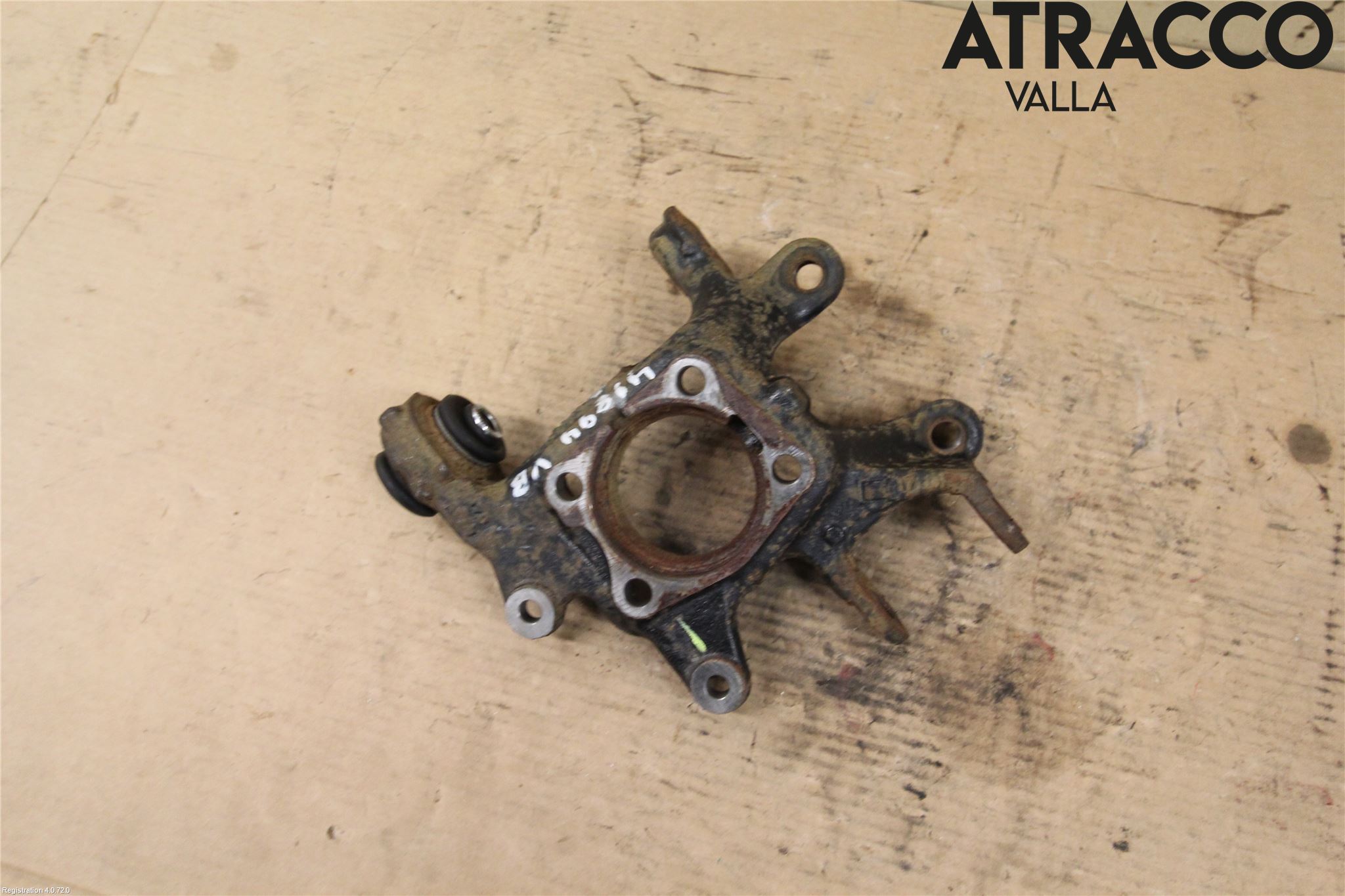 Toyota AURIS 13-19 Spindel Vb