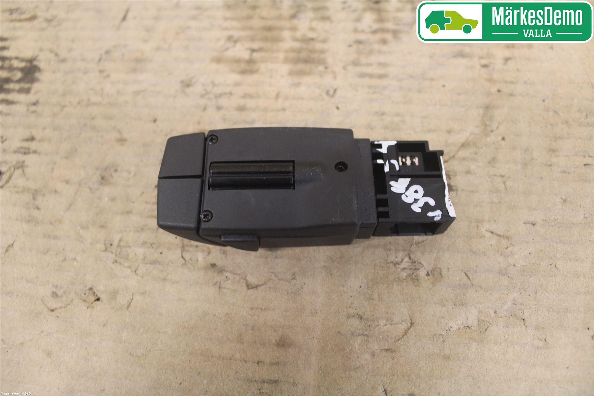 Renault CAPTUR 13-19 Bryter Ratt Radio-Stereo