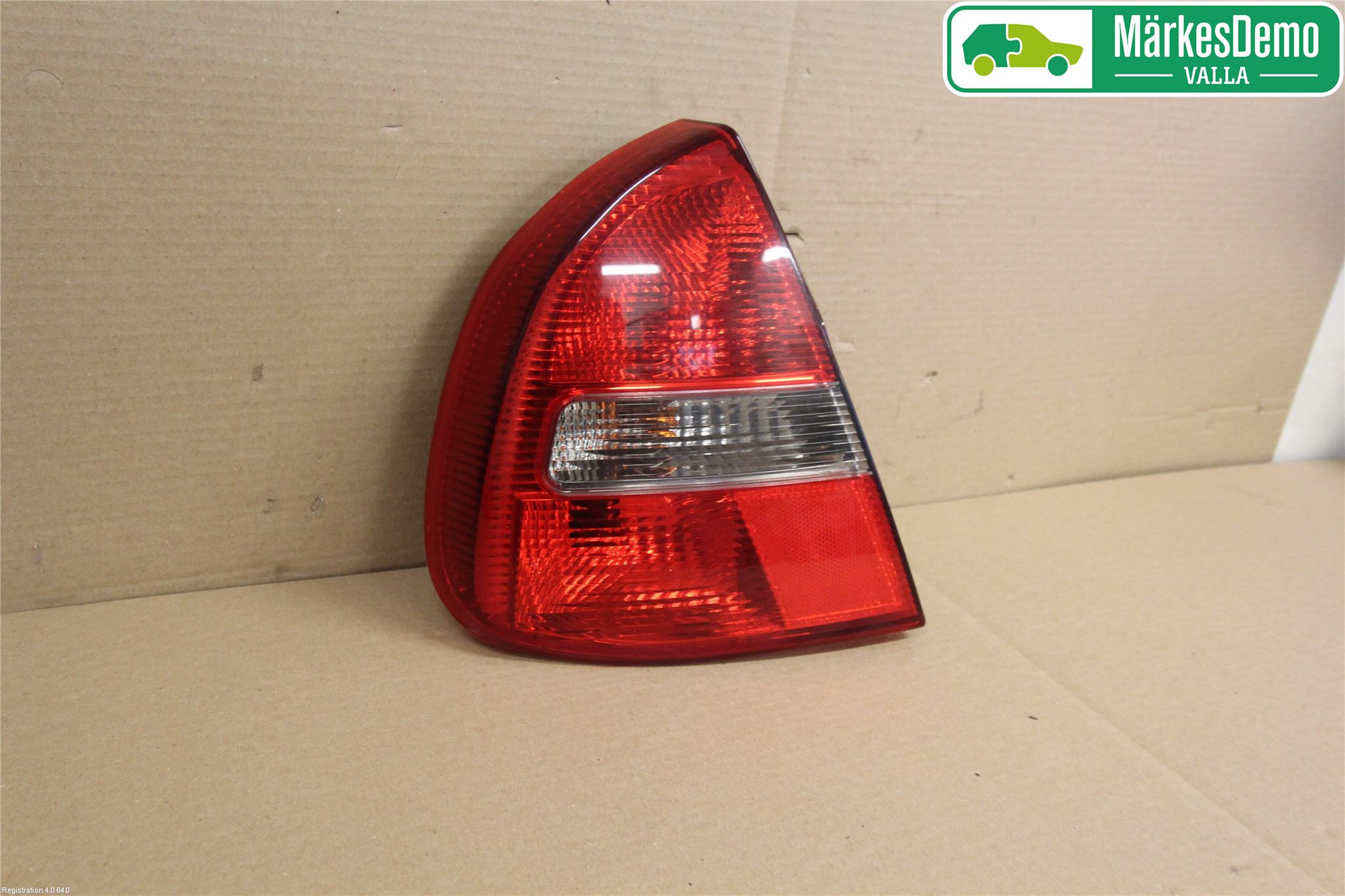 Mitsubishi CARISMA 00-04 Baklykt Venstre