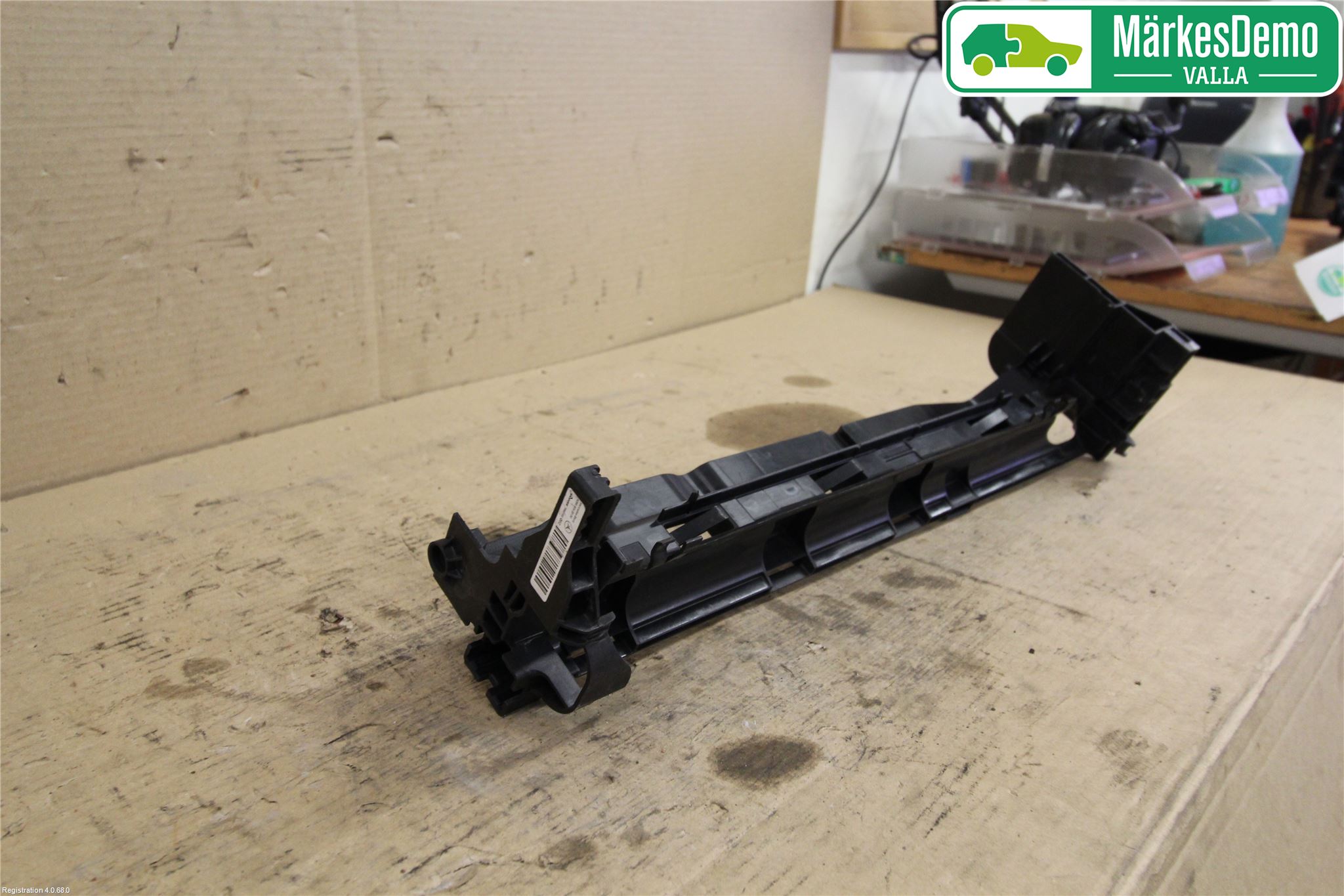 Mercedes-Benz MB GLA-KLASS (X156) 13-20 Radiator Feste - Ramme - Bjelk