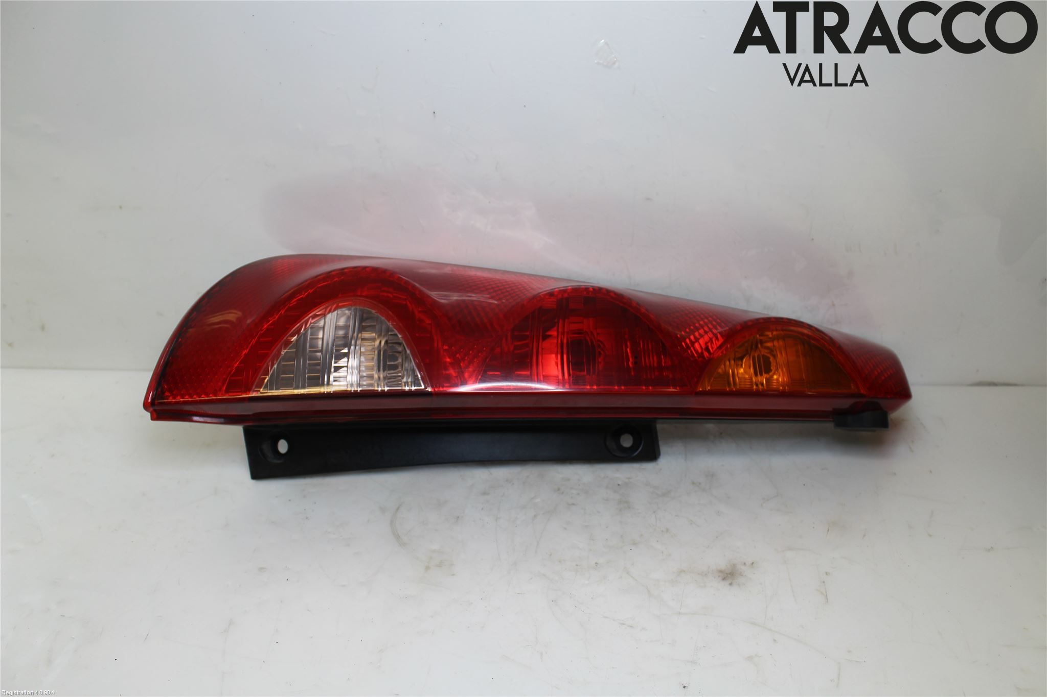 Nissan NOTE E11 06-14 Baklykt Venstre