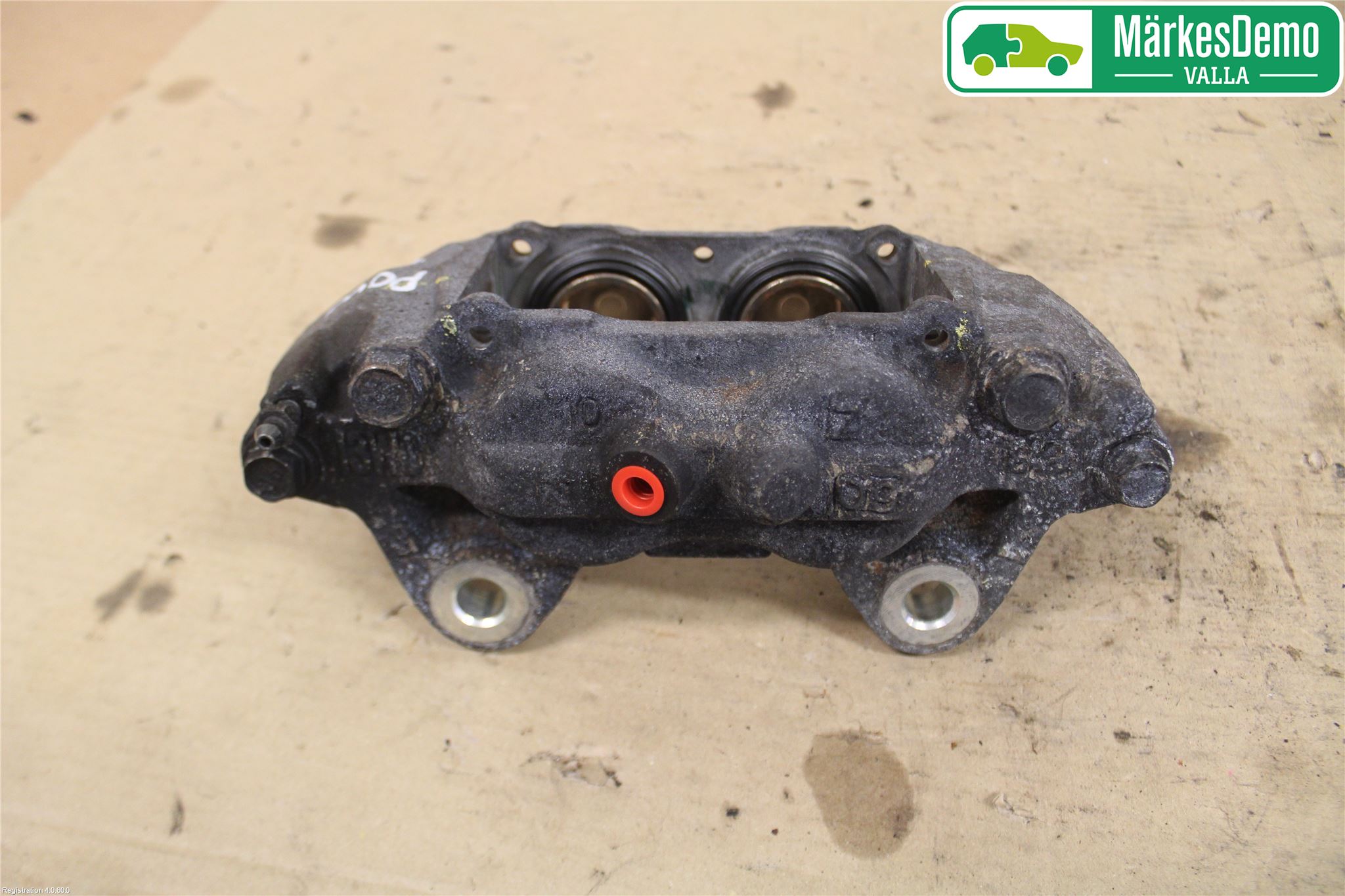 Toyota HILUX 16- Bremsecaliper Foran Høyre