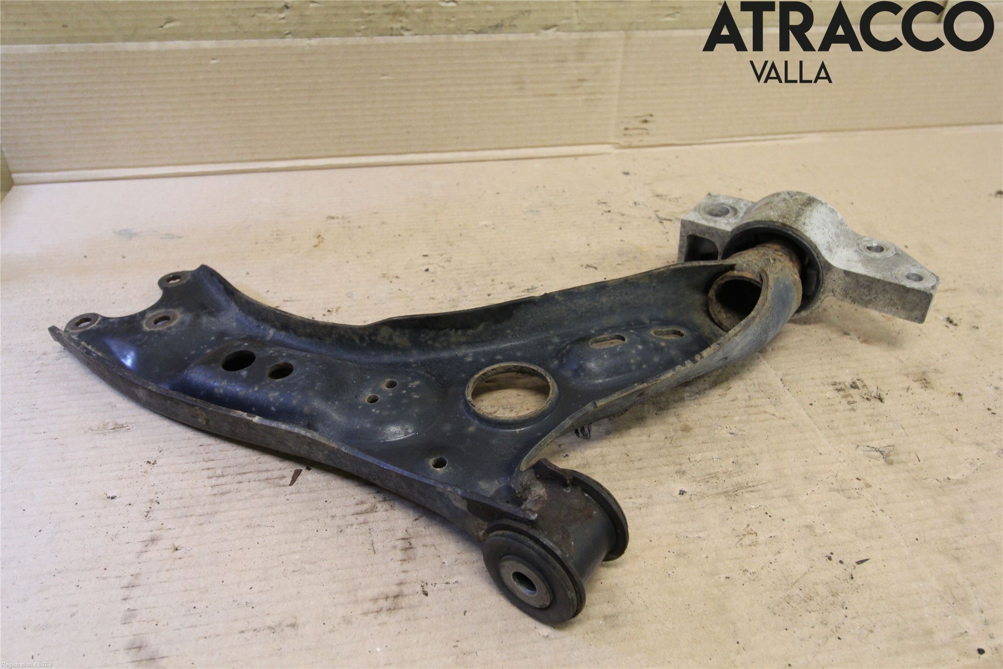 Volkswagen VW TOURAN 10-15 Bærearm Foran Venstre Nedre