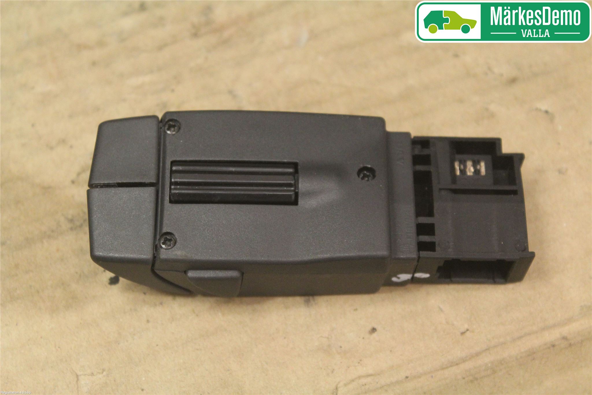 Renault CLIO IV 12-16 Bryter Ratt Radio-Stereo