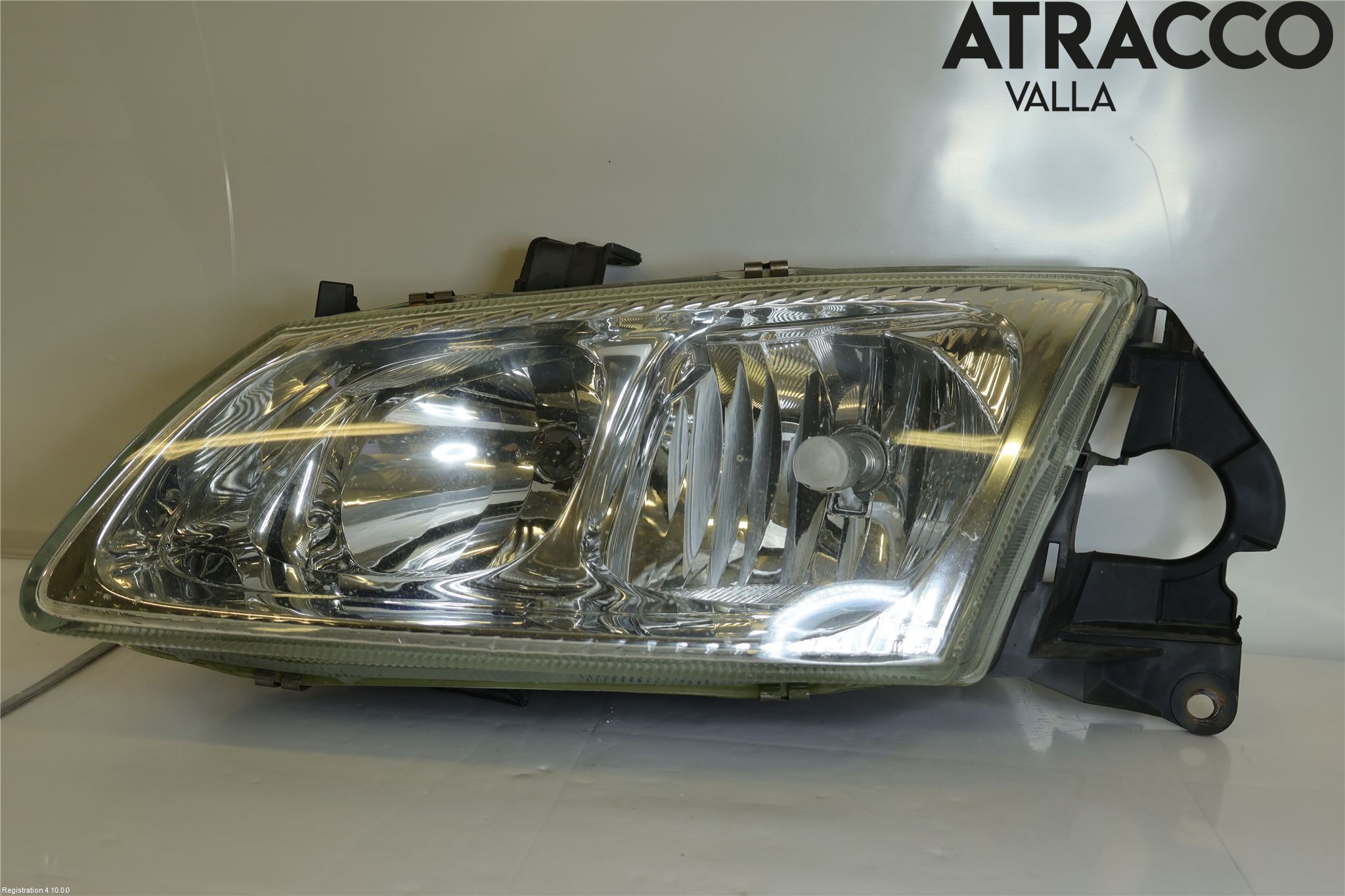 Nissan ALMERA    00-06 Frontlykt Venstre
